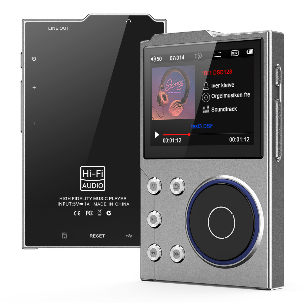 Silberner und schwarzer tragbarer Musikplayer, der die Vorder- und Rückseite zeigt, mit einem Bildschirm, der einen Titel anzeigt.