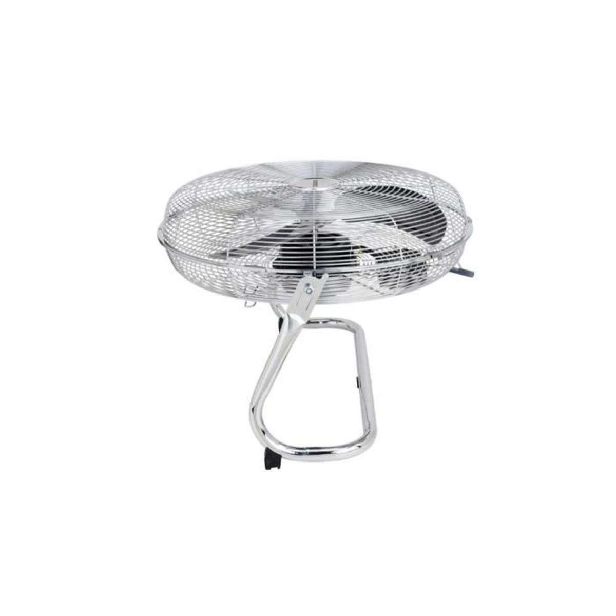 Silberner Metallventilator. Kreisförmiger Käfig, schwarze Flügel, Chromständer, weißer Hintergrund.