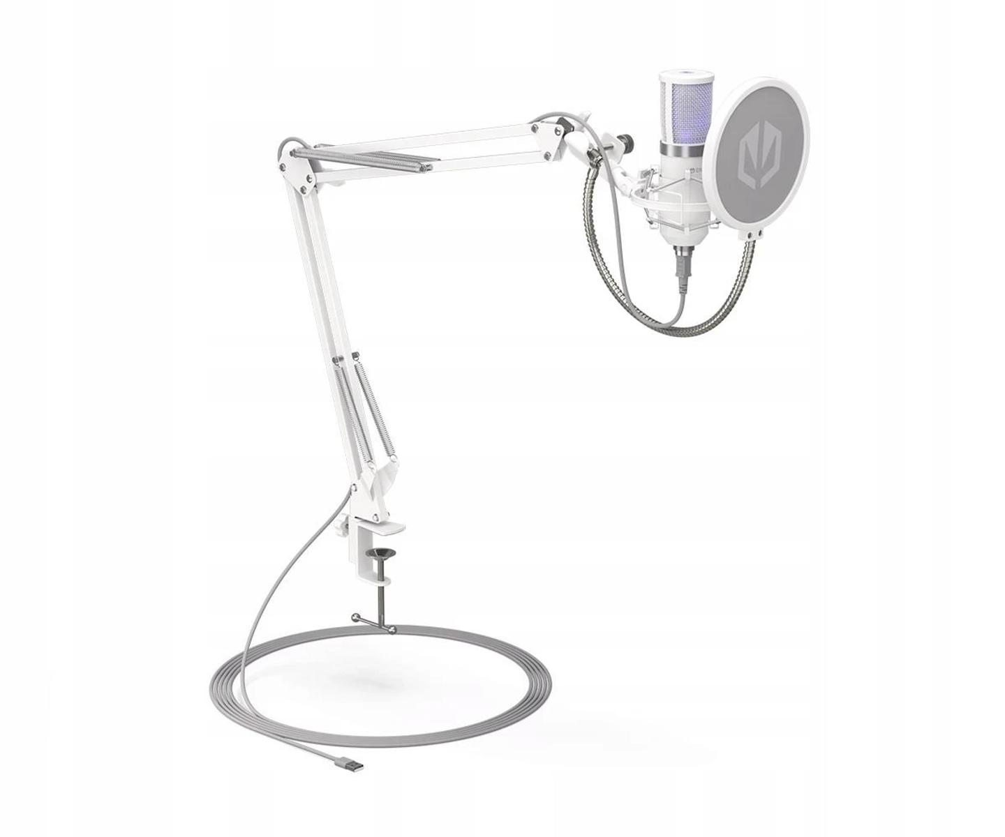 Biały mikrofon z filtrem pop na białym, regulowanym ramieniu, z kablem i czarnym zaciskiem.