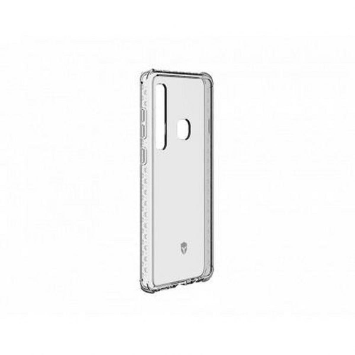 Custodia trasparente per telefono su sfondo bianco. La custodia ha un foro per la fotocamera.