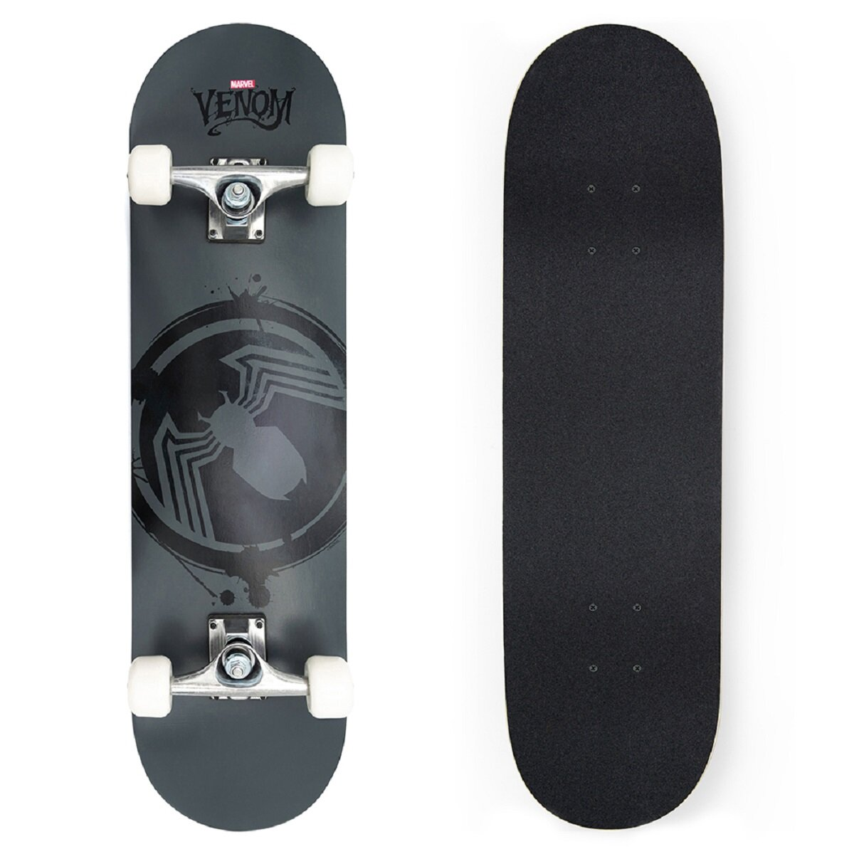 Skateboard der Marke Venom, schwarzes Board mit Spinnenlogo und Ansicht der Unterseite des Decks.
