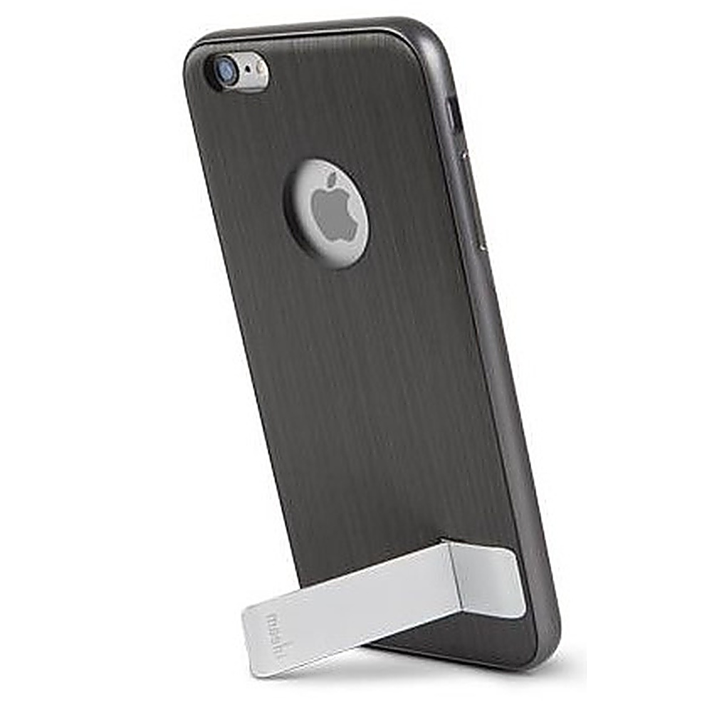 Custodia per telefono nera e grigia con logo Apple, sorretta da un supporto bianco.