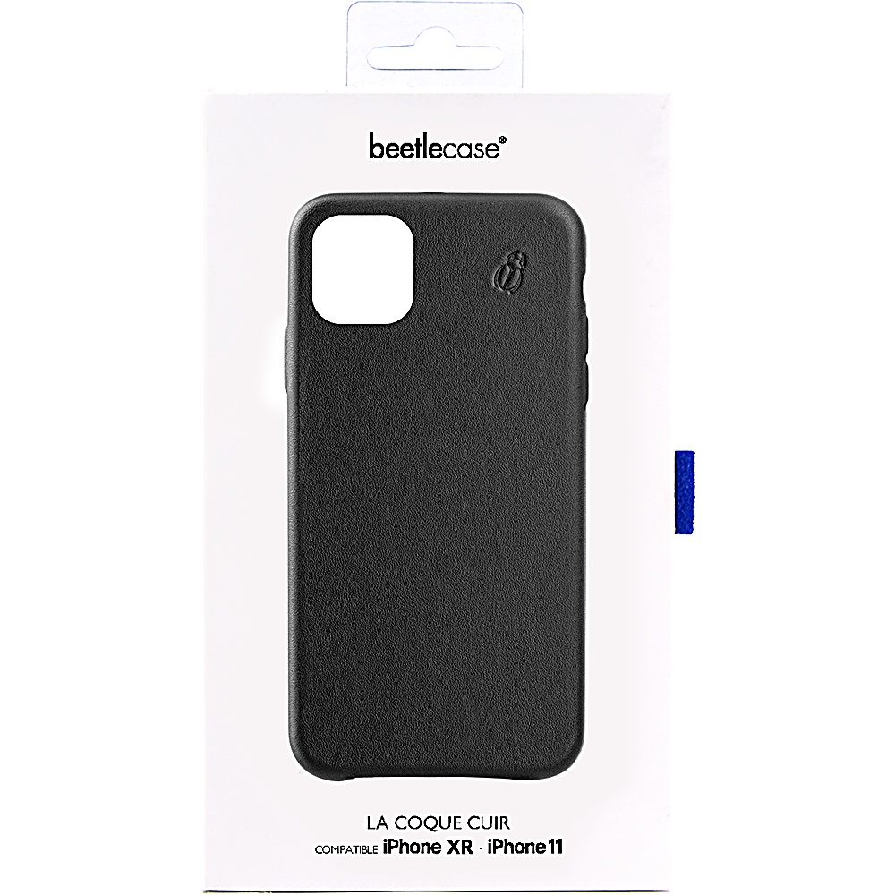 Custodia nera per iPhone in una scatola. La scatola dice 'beetlecase' e 'LA COQUE CUIR'.