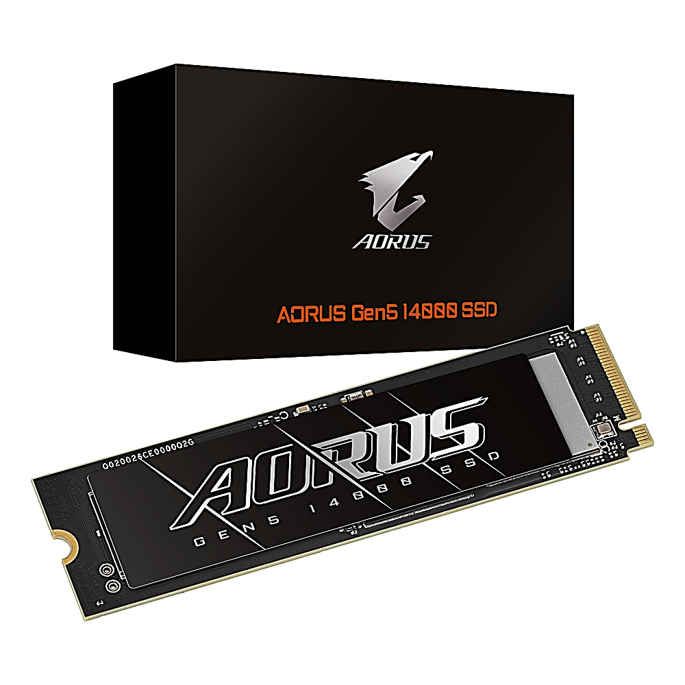 Unità SSD e la sua scatola su sfondo bianco.
