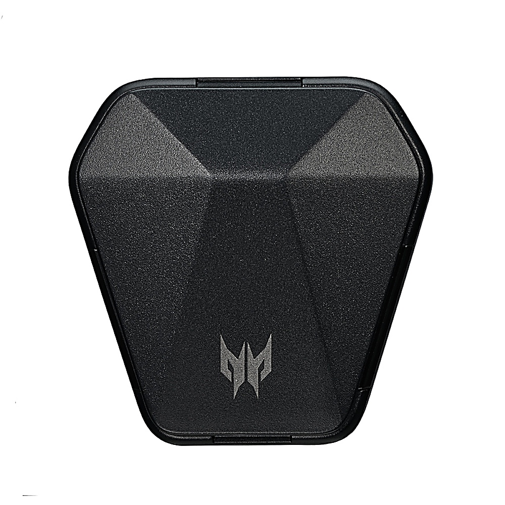 Zwarte, geometrisch patroon case voor oordopjes. Zilveren Predator logo. Witte achtergrond.