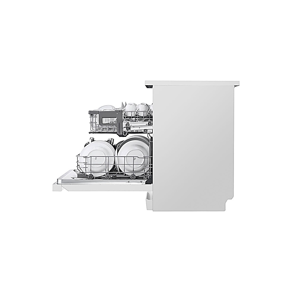 Un lavavajillas blanco con la puerta abierta, mostrando platos en su interior.