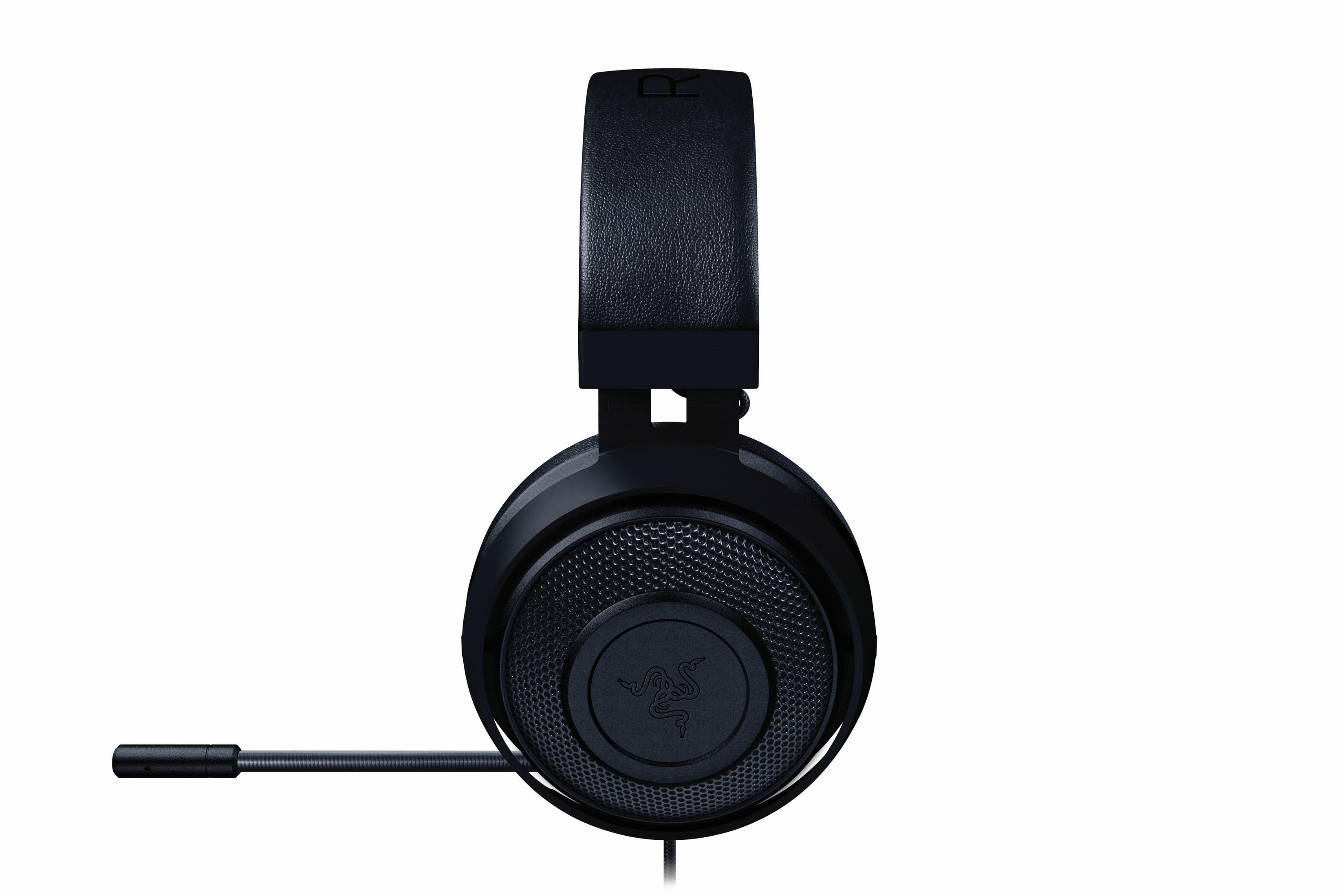 Czarne słuchawki Razer z mikrofonem. Słuchawki mają okrągły kształt muszli usznych.