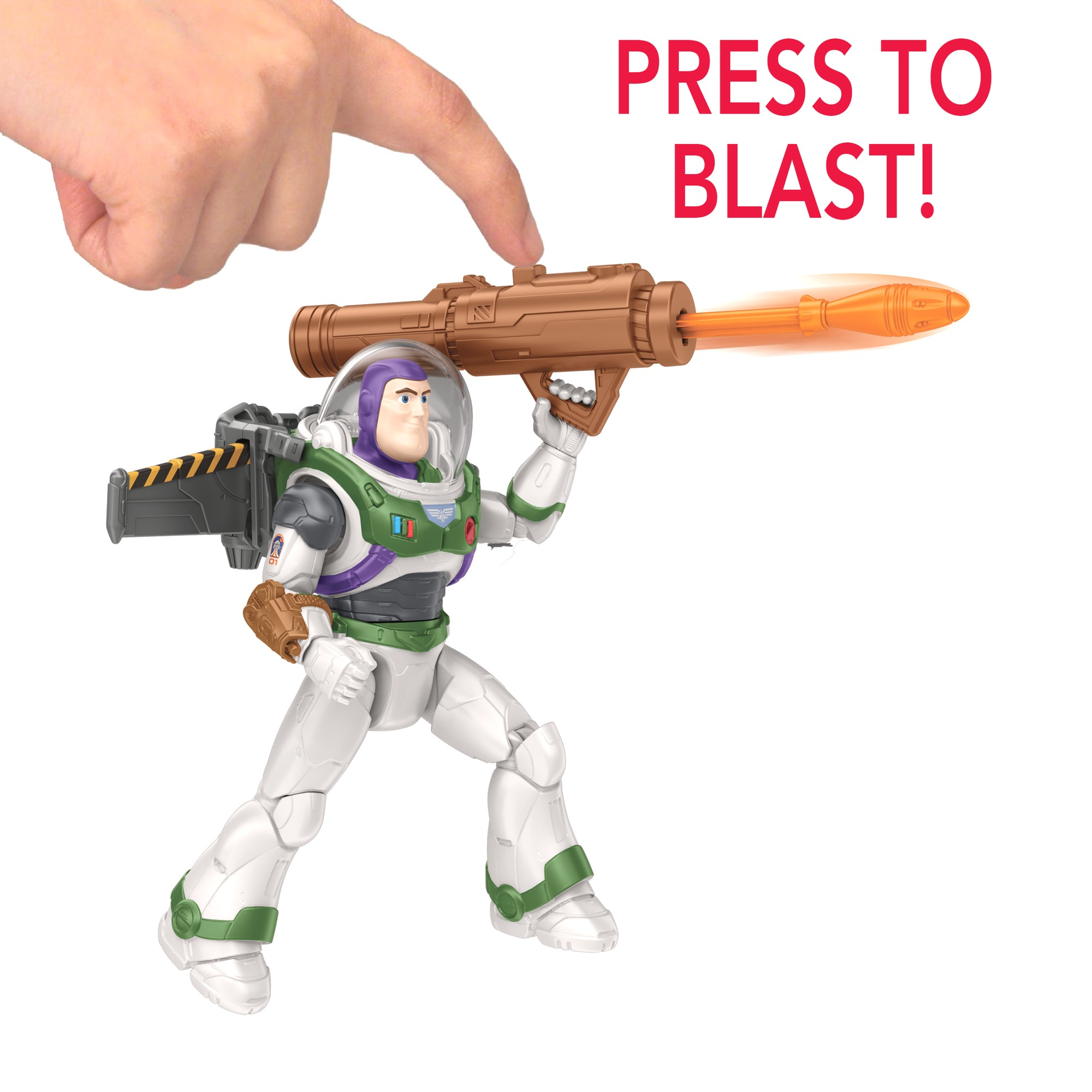 Una action figure di Buzz Lightyear con un blaster. Un dito preme il pulsante del blaster. Lo sfondo è bianco.