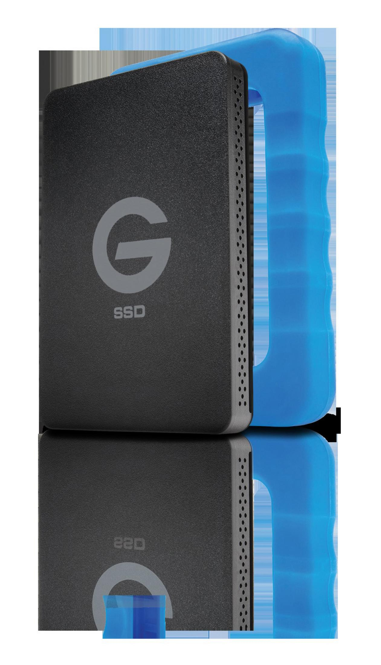 SSD G-Technology nero con manico blu. Sfondo bianco, riflesso.
