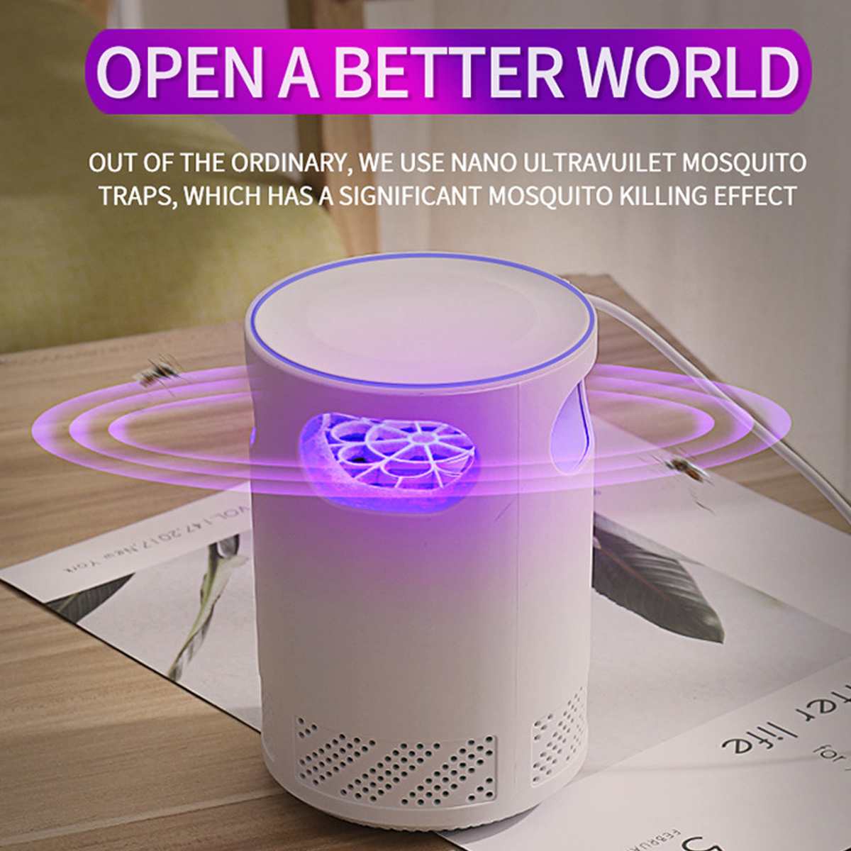 Ein weißer, zylindrischer Moskitoschutz mit violettem Licht und ein paar Moskitos. Der Hintergrund ist ein Tisch.