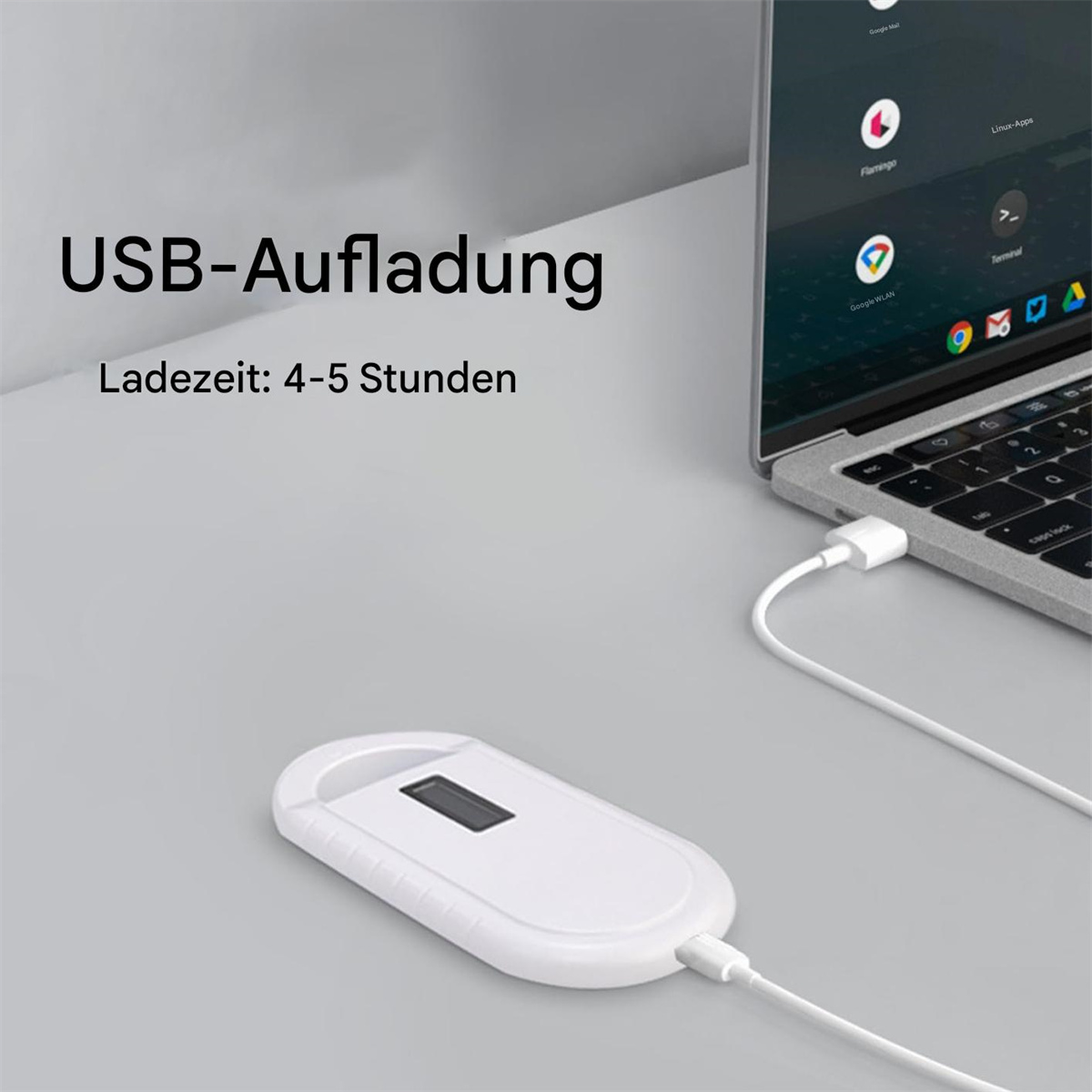 Weißes Gerät wird mit einem USB-Kabel an einem Laptop aufgeladen. Text: USB-Aufladung, Ladezeit: 4-5 Stunden.