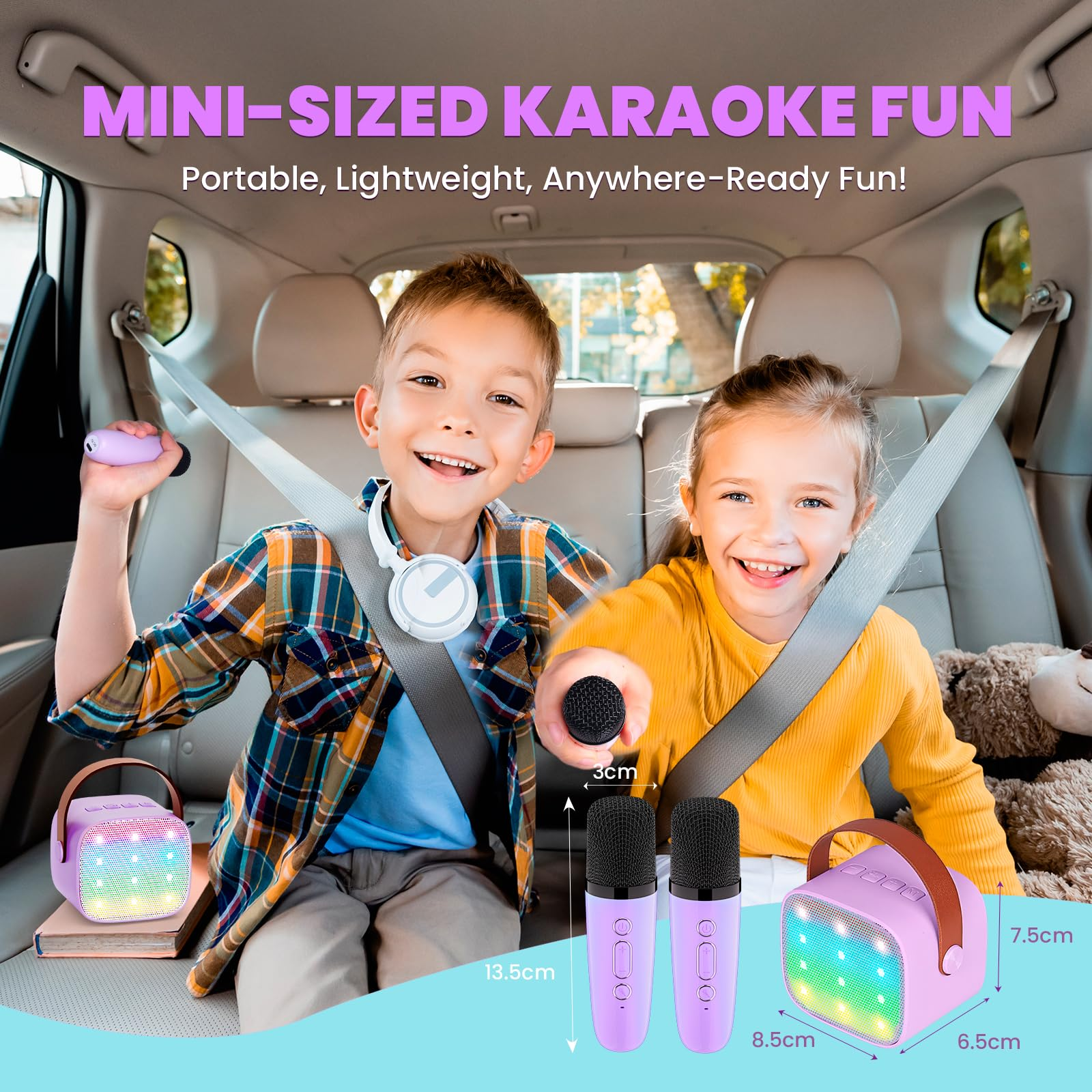 Zwei Kinder im Auto singen in Mikrofone. Zwei Karaoke-Maschinen an den Seiten. Text: 'Mini-Karaoke-Spaß'.