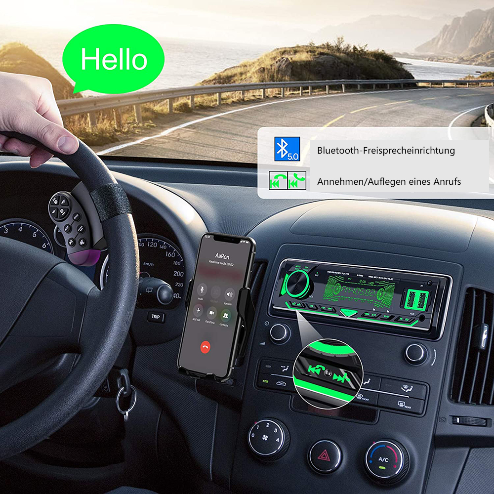 Eine Person benutzt ein Autoradio. Ein Telefon ist mit der Halterung verbunden.