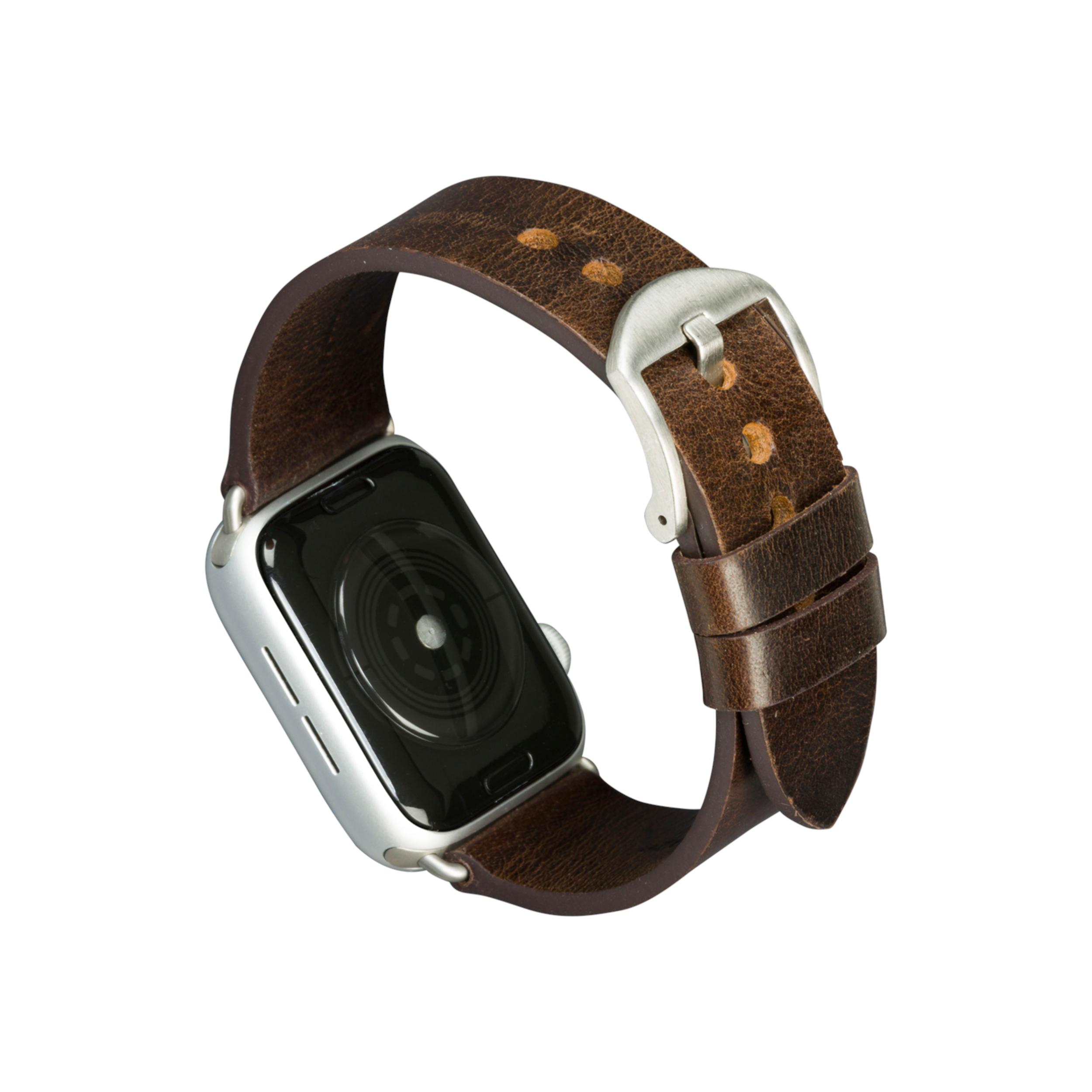 Apple Watch con cinturino in pelle marrone. L'orologio è argento, con il retro visibile. Isolato su bianco.