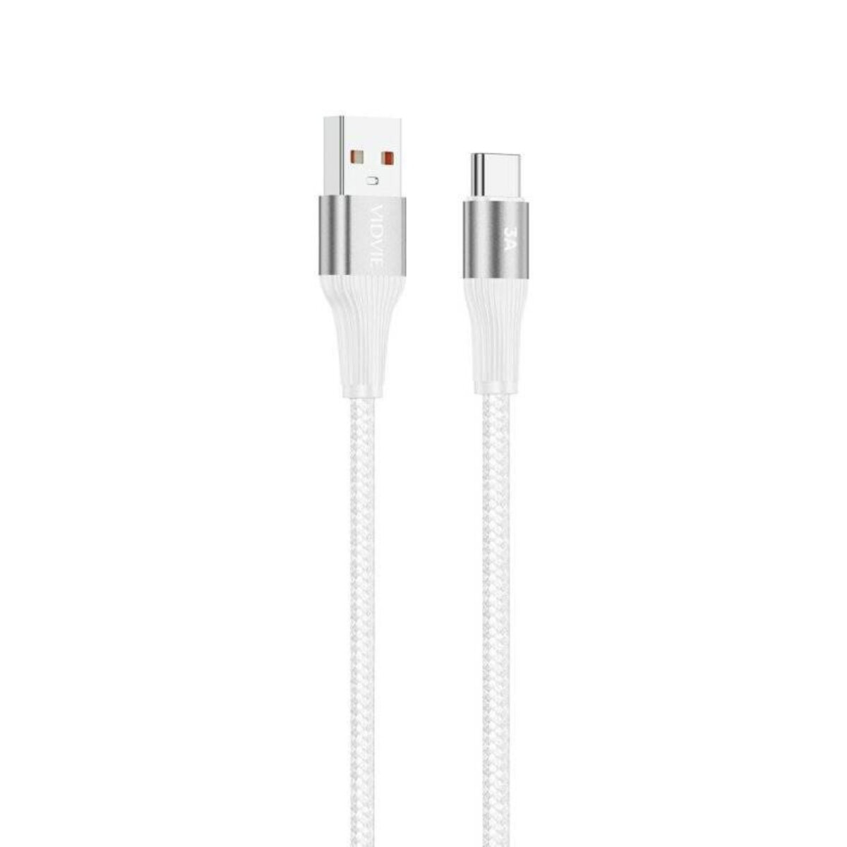 Ein weißes USB-Kabel mit einem USB-A- und USB-C-Anschluss vor weißem Hintergrund.