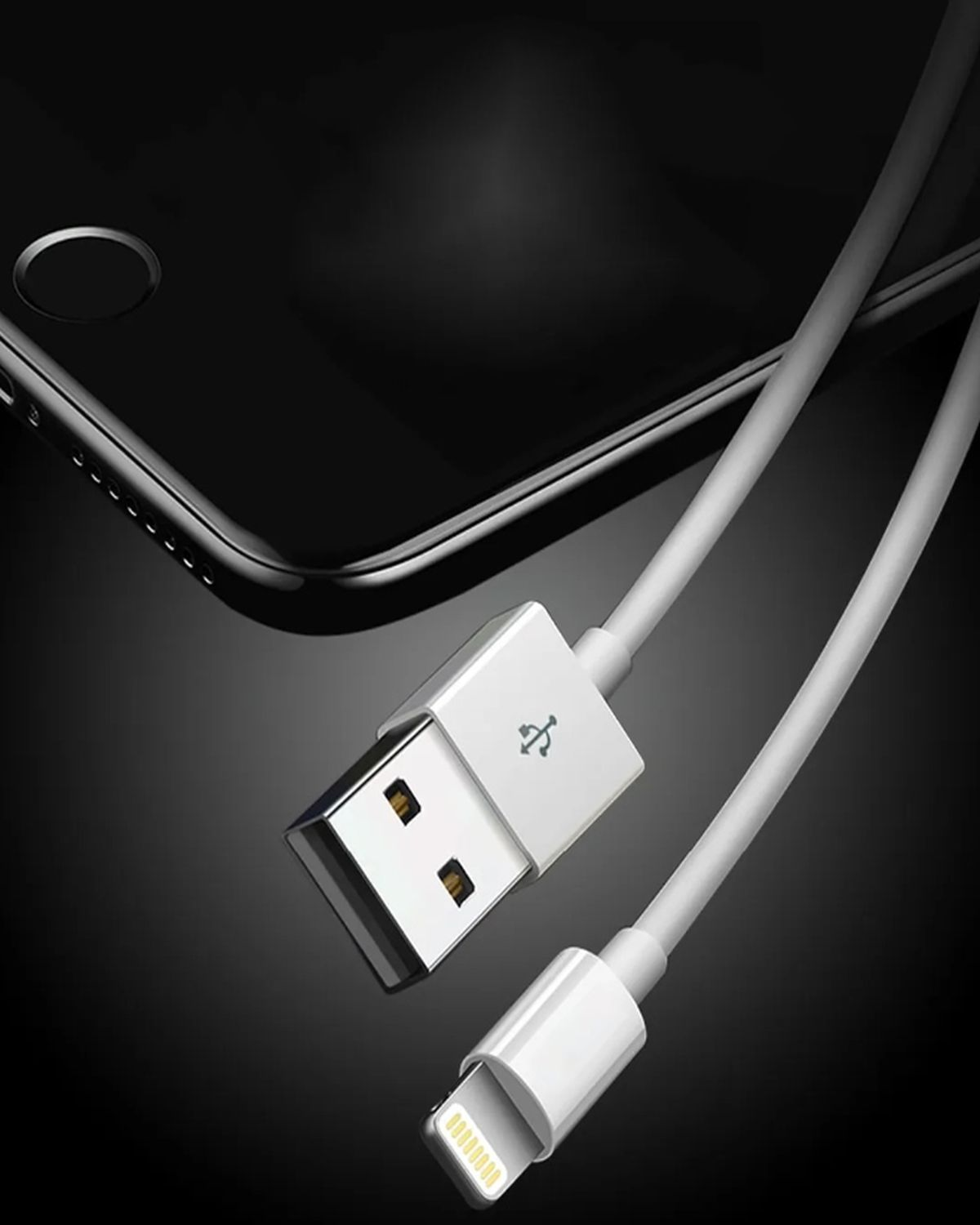 Biały kabel USB ze złączem USB na jednym końcu i złączem Lightning na drugim.