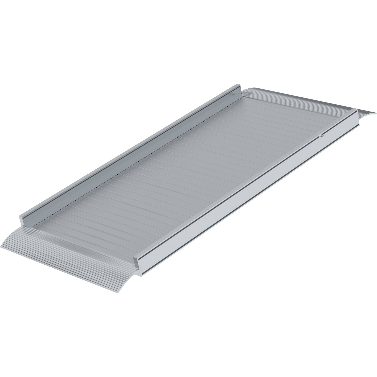 Aluminiumrampe auf weißem Hintergrund. Es hat eine geriffelte Oberfläche und erhöhte Kanten.