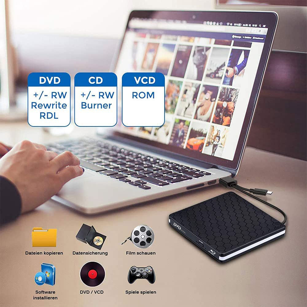 Eine Person, die ein schwarzes externes DVD-Laufwerk verwendet, das an einen Laptop angeschlossen ist.