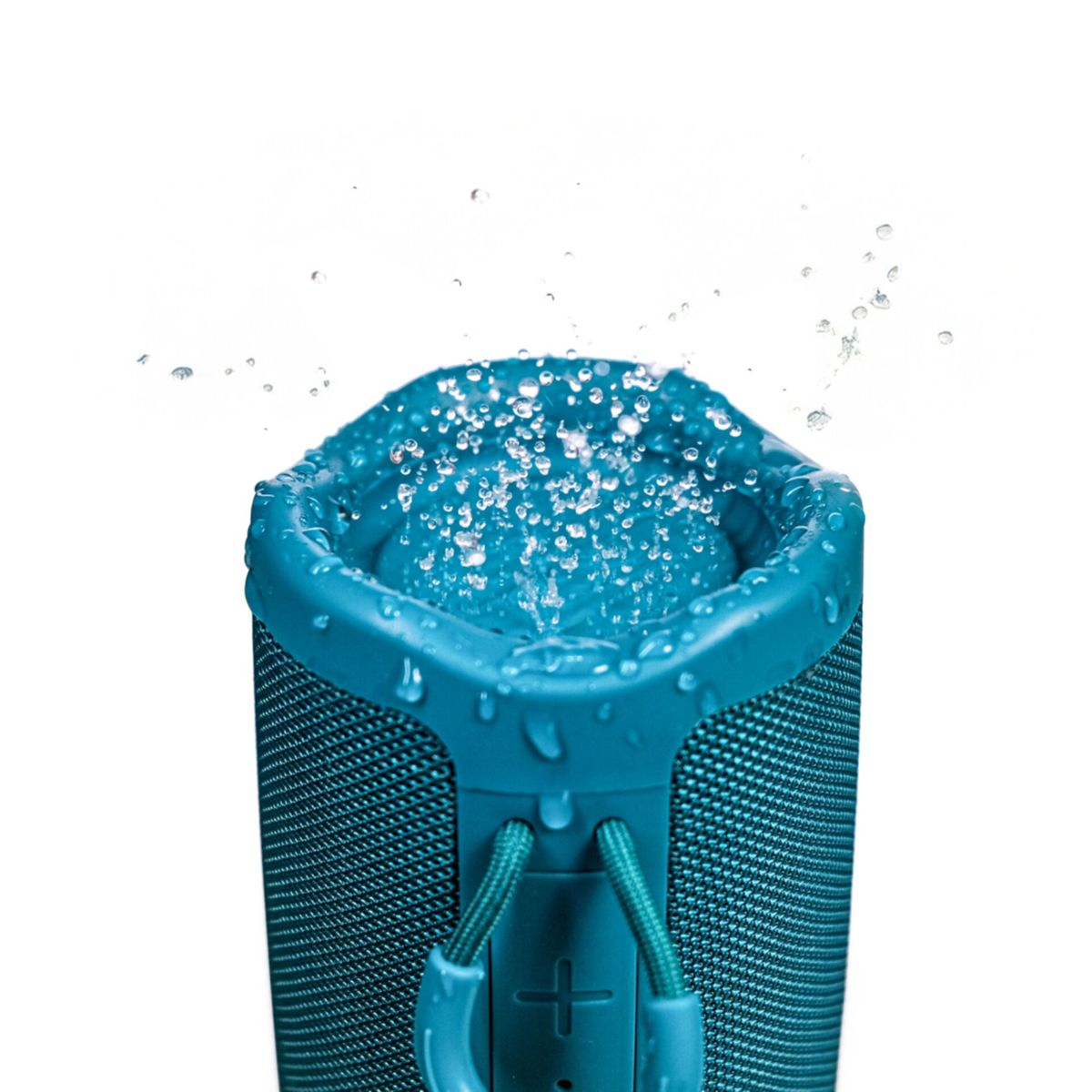 Un altoparlante blu con acqua che schizza dalla parte superiore, su sfondo bianco.