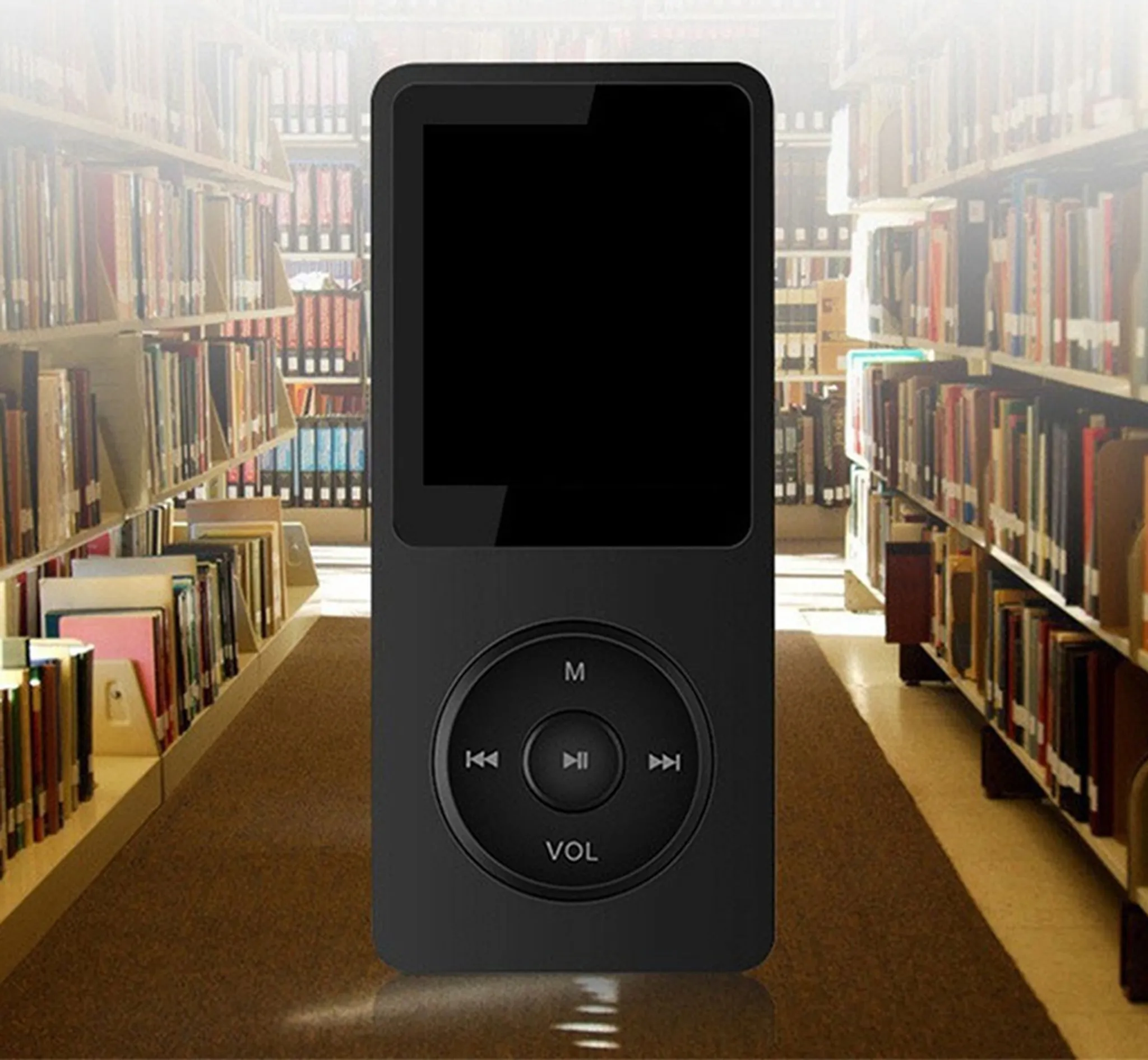 Schwarzer MP3-Player mit Bildschirm und Steuertasten in einer Bibliothek.