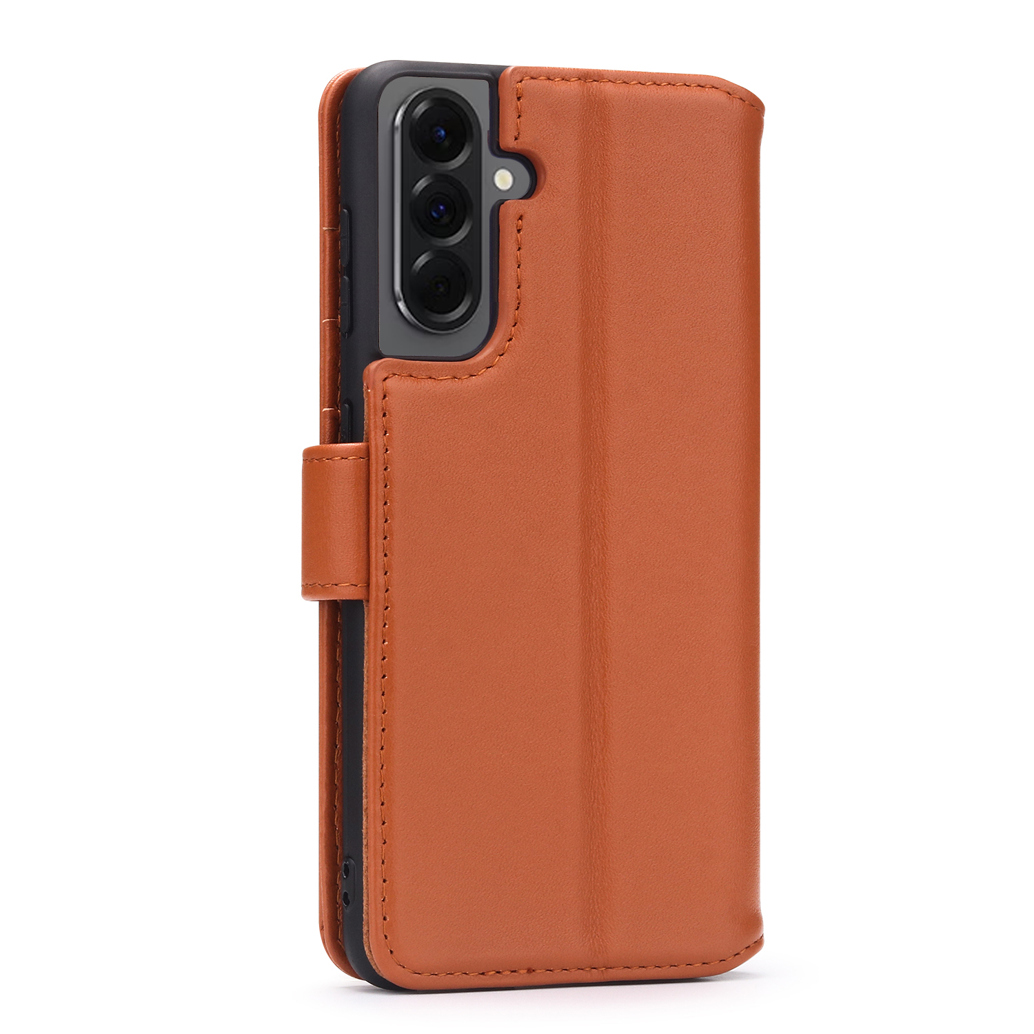 Étui de téléphone en cuir marron, fermé, avec un téléphone à l'intérieur. Fermeture boutonnée.