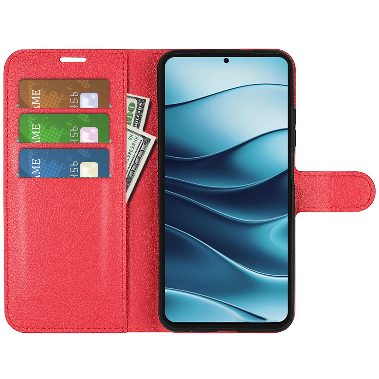 Rode leren telefoonhoes met telefoon, kaarten en geld erin. Witte achtergrond.