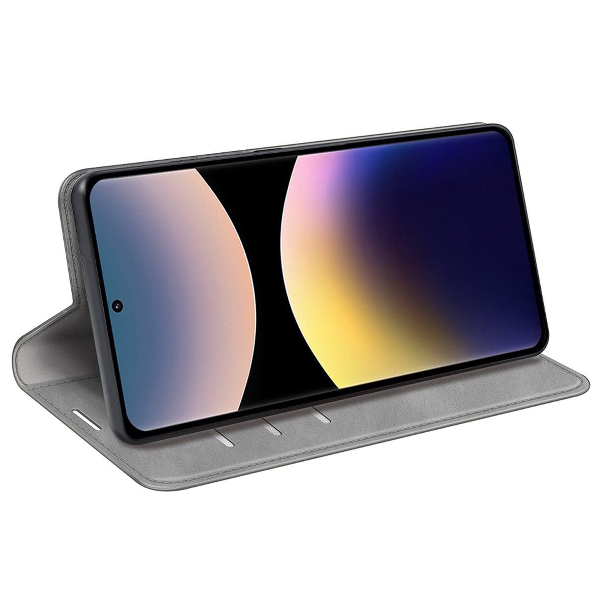Étui de téléphone gris avec un téléphone à l'intérieur. Le téléphone est en mode paysage et l'étui est sur un support.