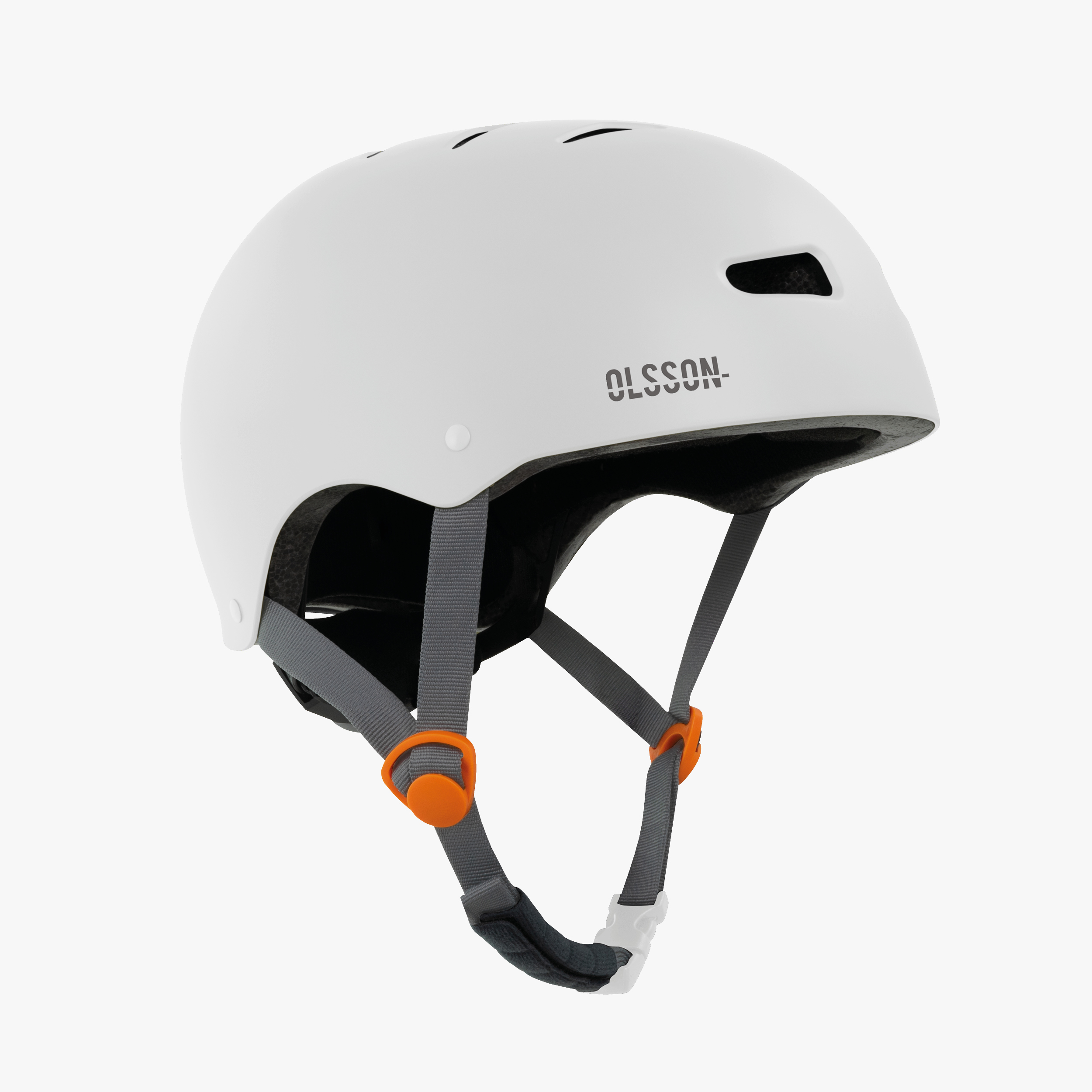 Casco blanco con correas grises, dial de ajuste naranja y el texto "OLSSON" en el lateral.