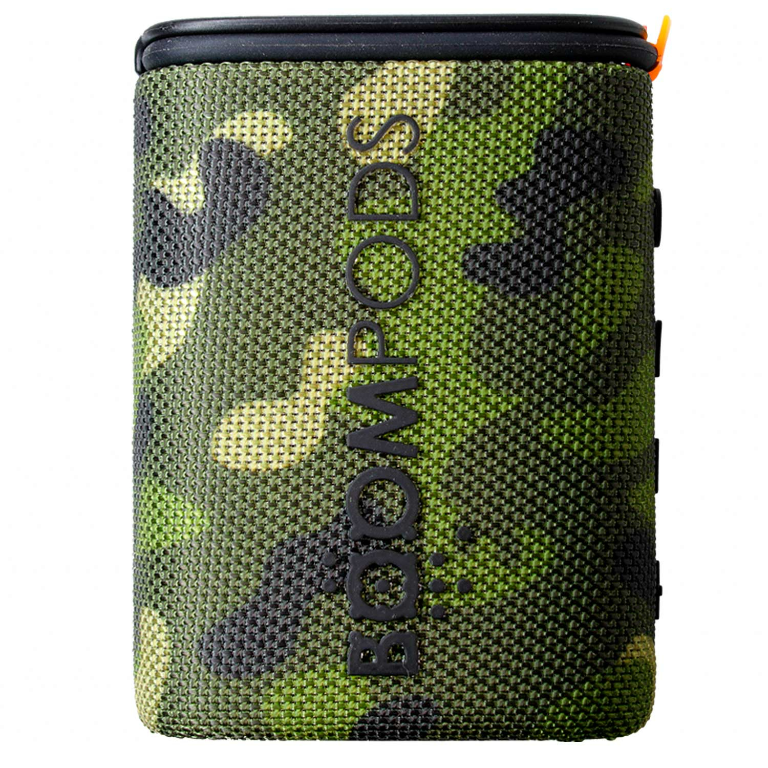 Altoparlante con motivo mimetico, forma cilindrica, con dettagli neri e la scritta BOOMPODS.