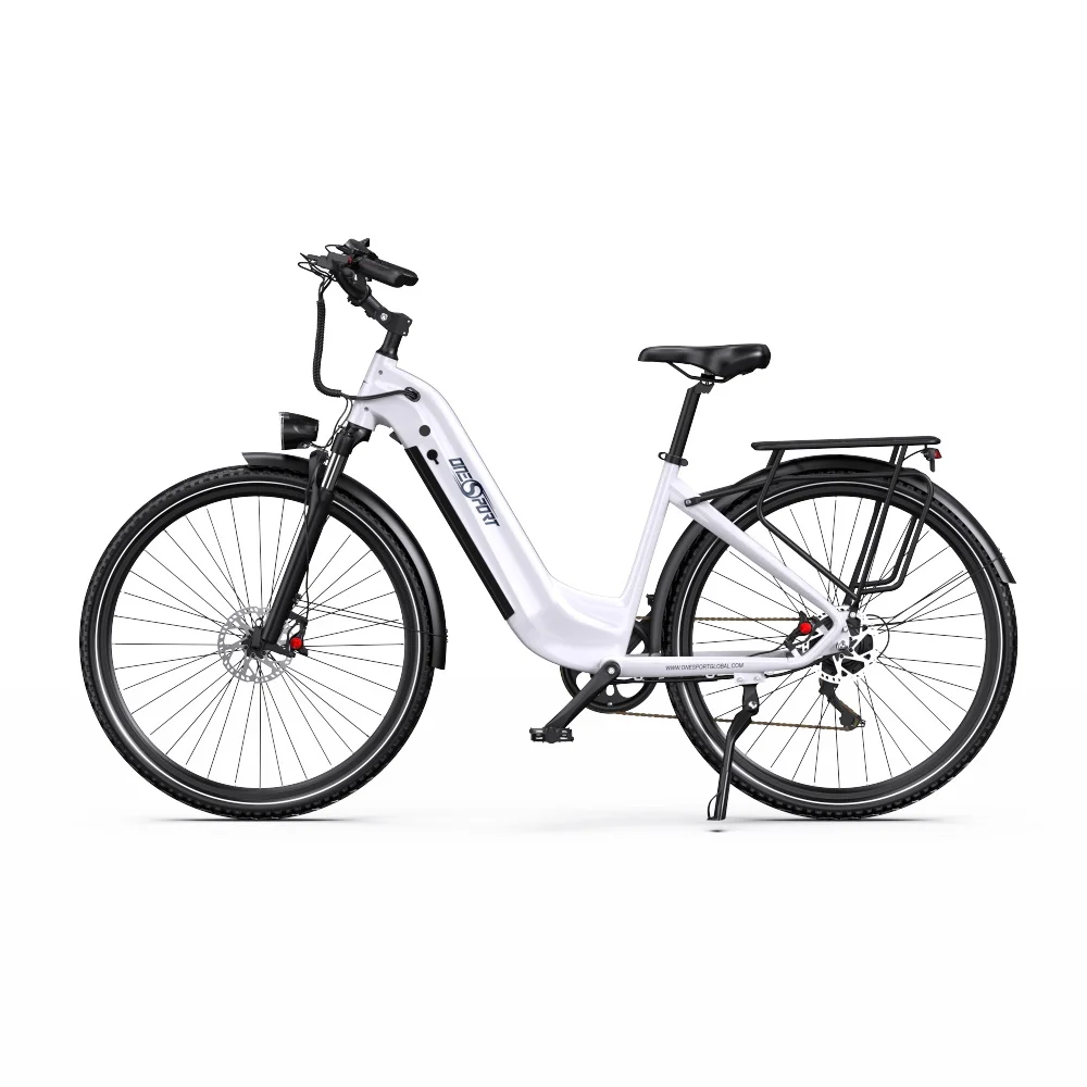 Weißes und schwarzes Elektrofahrrad auf weißem Hintergrund. Schwarze Reifen, Sitz und Gepäckträger. Weißer Rahmen.