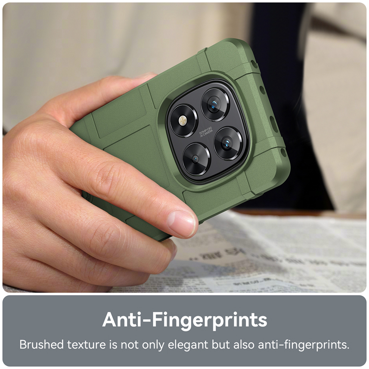 Groene telefoonhoes, schuine weergave. Hand houdt de telefoon vast. Tekst: Anti-vingerafdrukken.