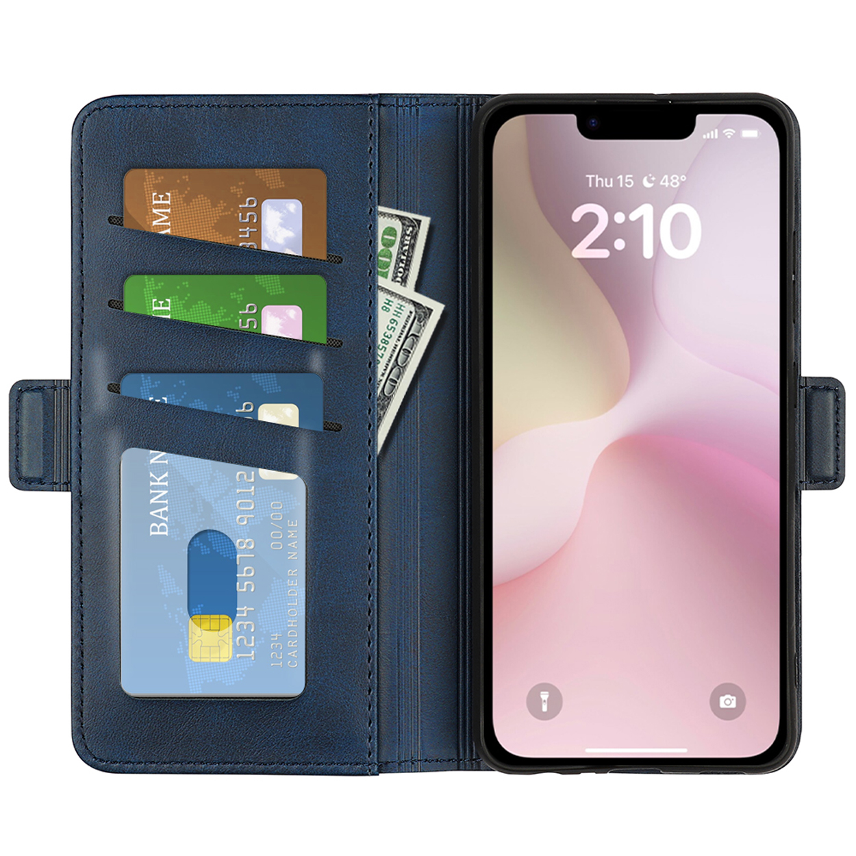 Blauwe telefoonhoes, open, met kaarten, geld en een telefoon die tijd en een roze achtergrond laat zien.