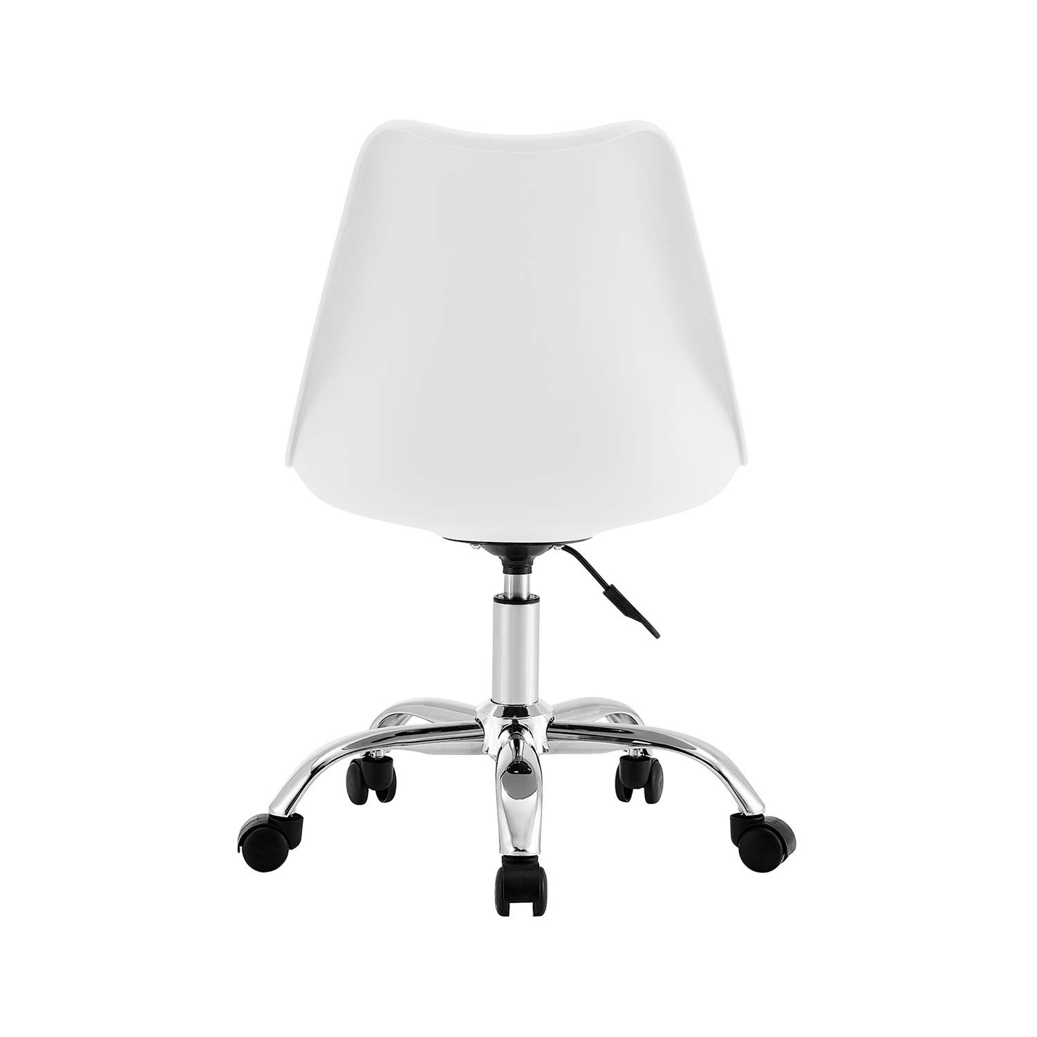 Silla de oficina blanca, vista trasera. Con respaldo de plástico blanco, base cromada y ruedas negras.