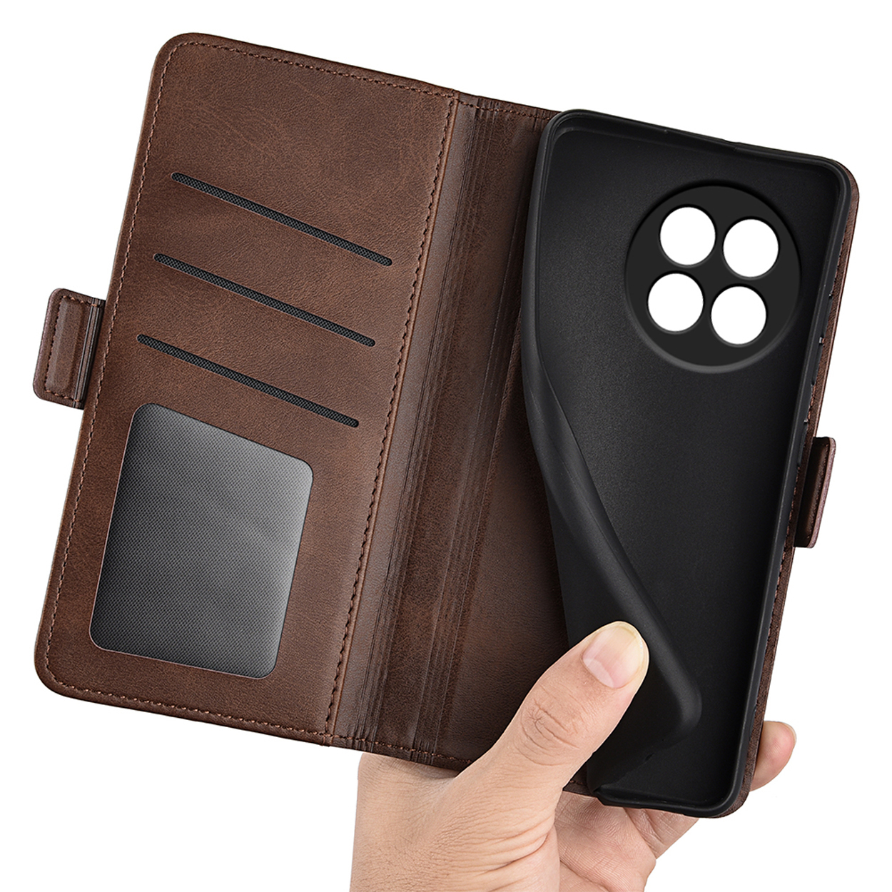 Open bruine telefoonhoes met kaartsleuven en een zwart telefooninterieur, vastgehouden door een hand.