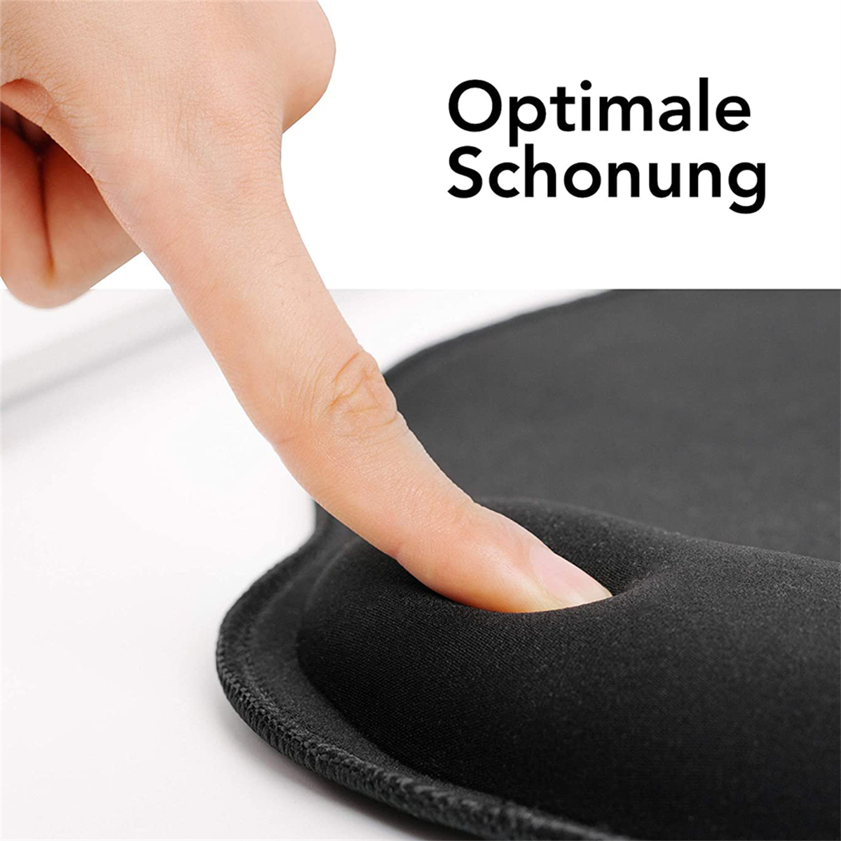 Ein Finger drückt auf eine schwarze, weiche Handgelenkauflage des Mauspads. Text sagt: Optimaler Schutz.