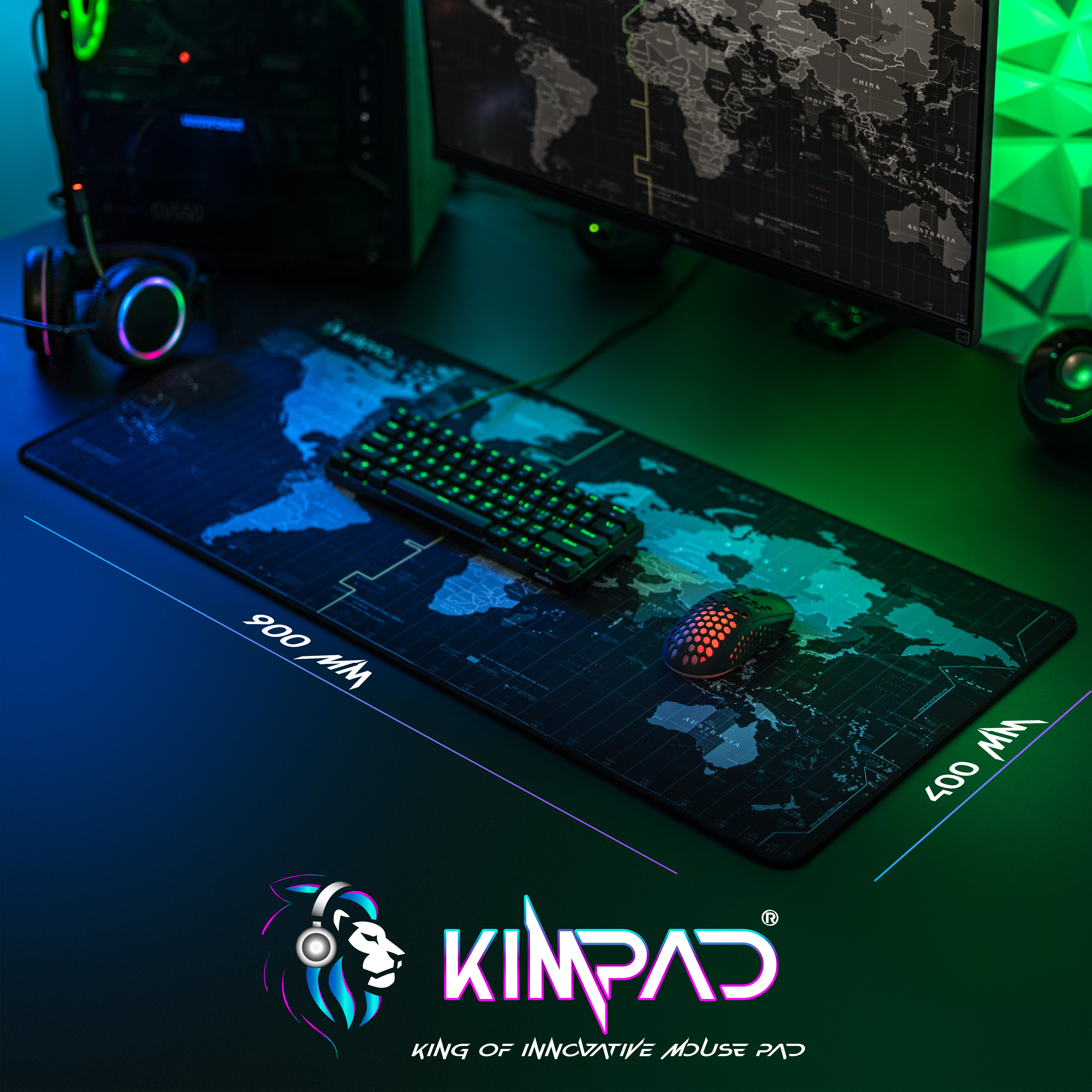 Configurazione di gioco: tastiera, mouse e tappetino con design mappa del mondo.