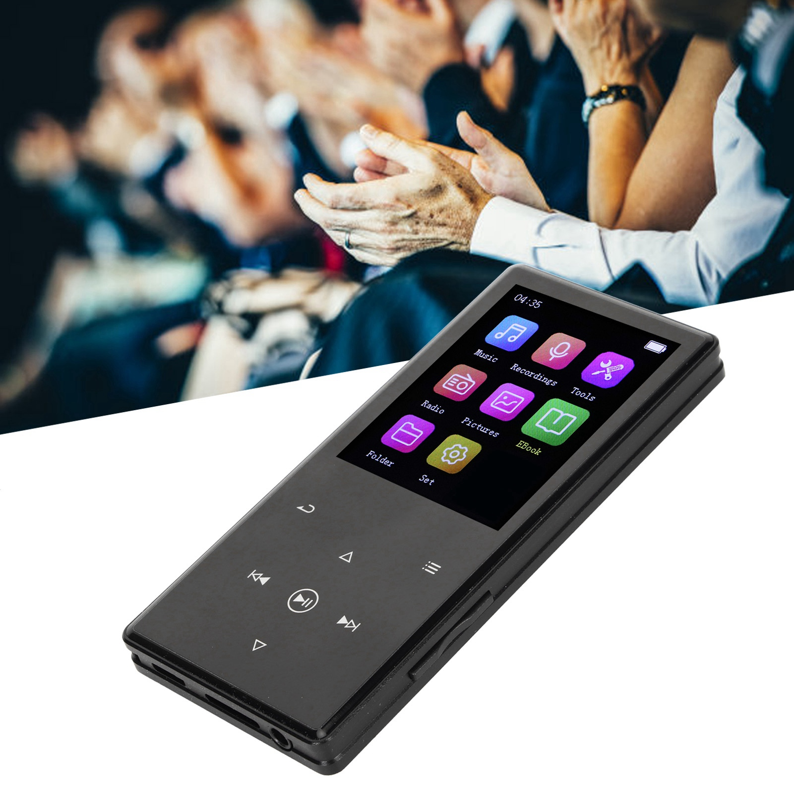 MP4-Player von Hand gehalten. Bildschirm an, Symbole werden angezeigt. Menschen im Hintergrund. Helle Beleuchtung.