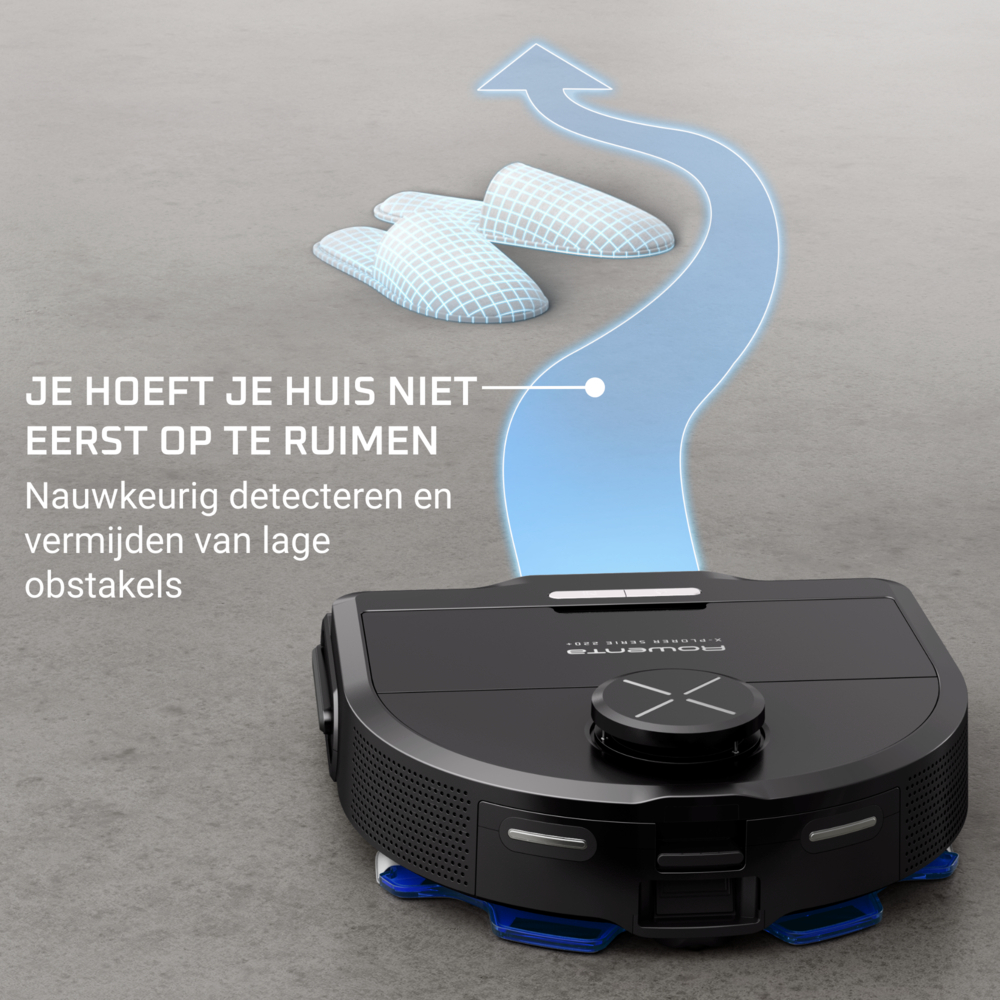 Robotstofzuiger vermijdt objecten. Blauw pad toont richting. Tekst in het Nederlands. Grijze vloer, met pantoffels.