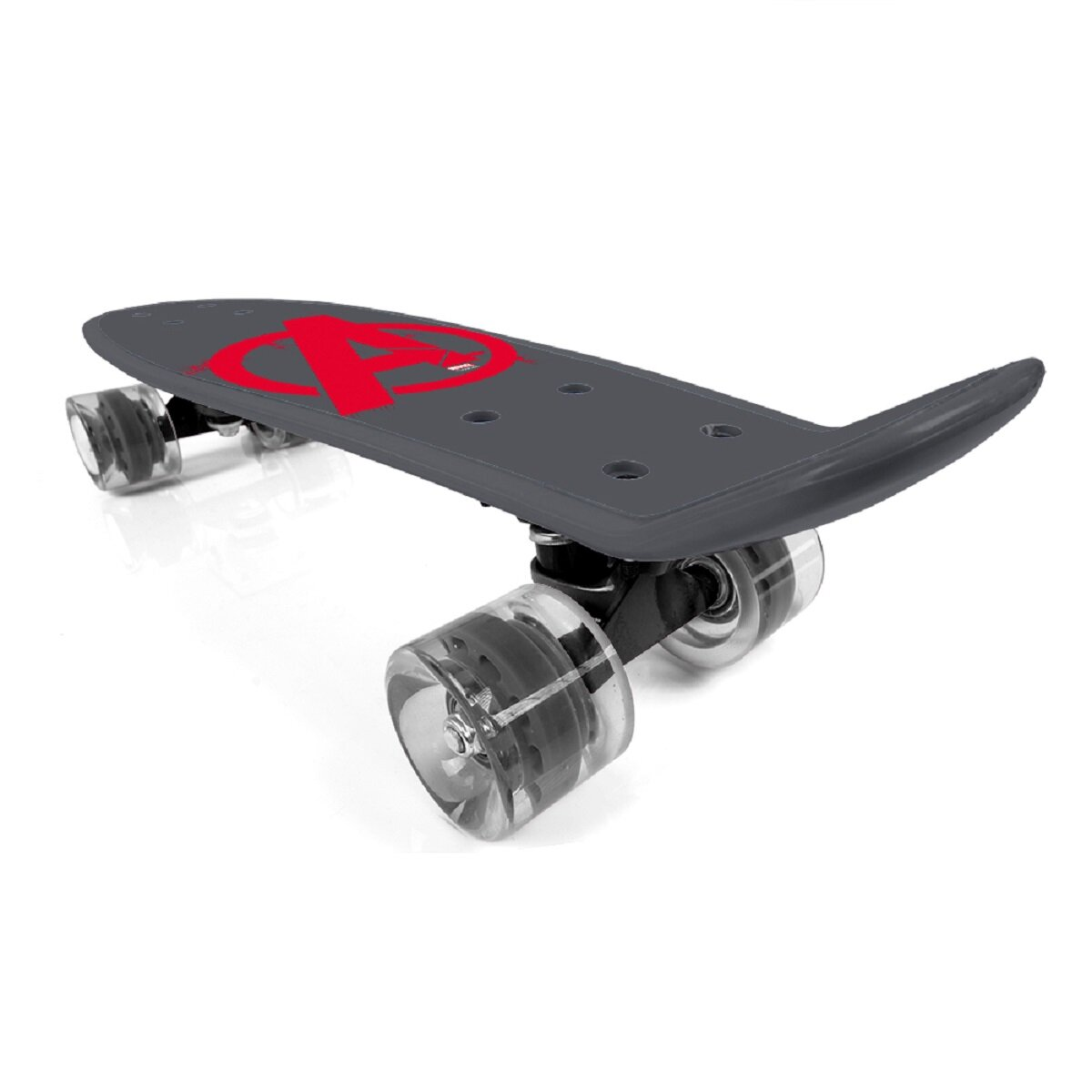 Graues Skateboard mit dem Avengers-Logo. Transparente Räder. Weißer Hintergrund.