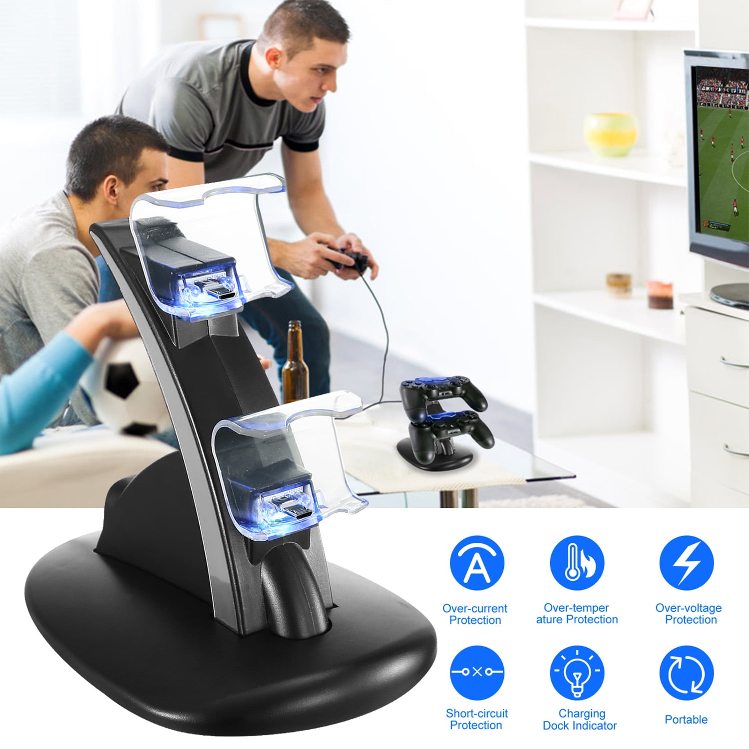 Zwei Männer spielen Videospiele mit einer Ladestation für Controller. Sechs Symbole zeigen Schutzfunktionen.