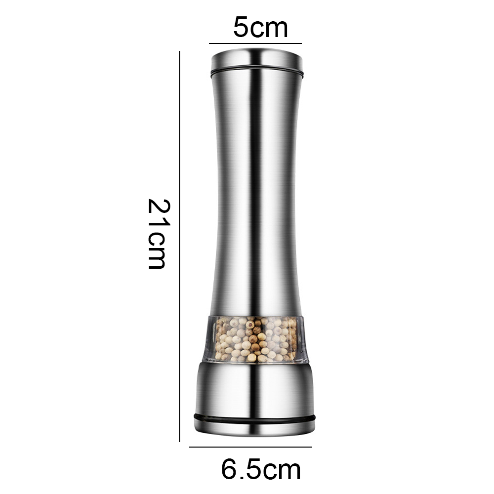 Edelstahl-Pfeffermühle mit den Maßen: 21 cm Höhe, 5 cm Breite und 6,5 cm am Boden.
