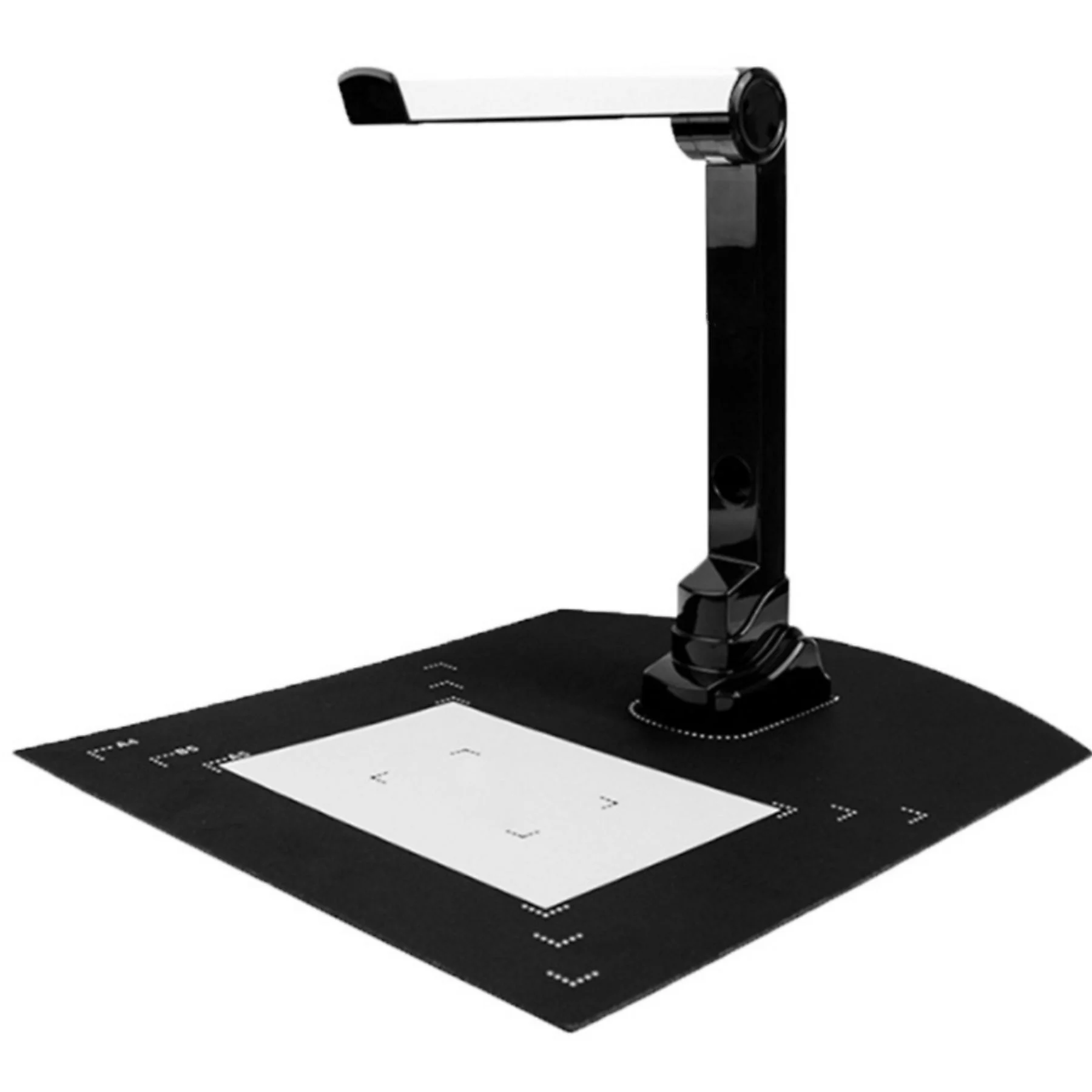 Ein schwarzer Dokumentenscanner mit weißem Licht auf einer schwarzen Matte mit einem weißen Dokument.