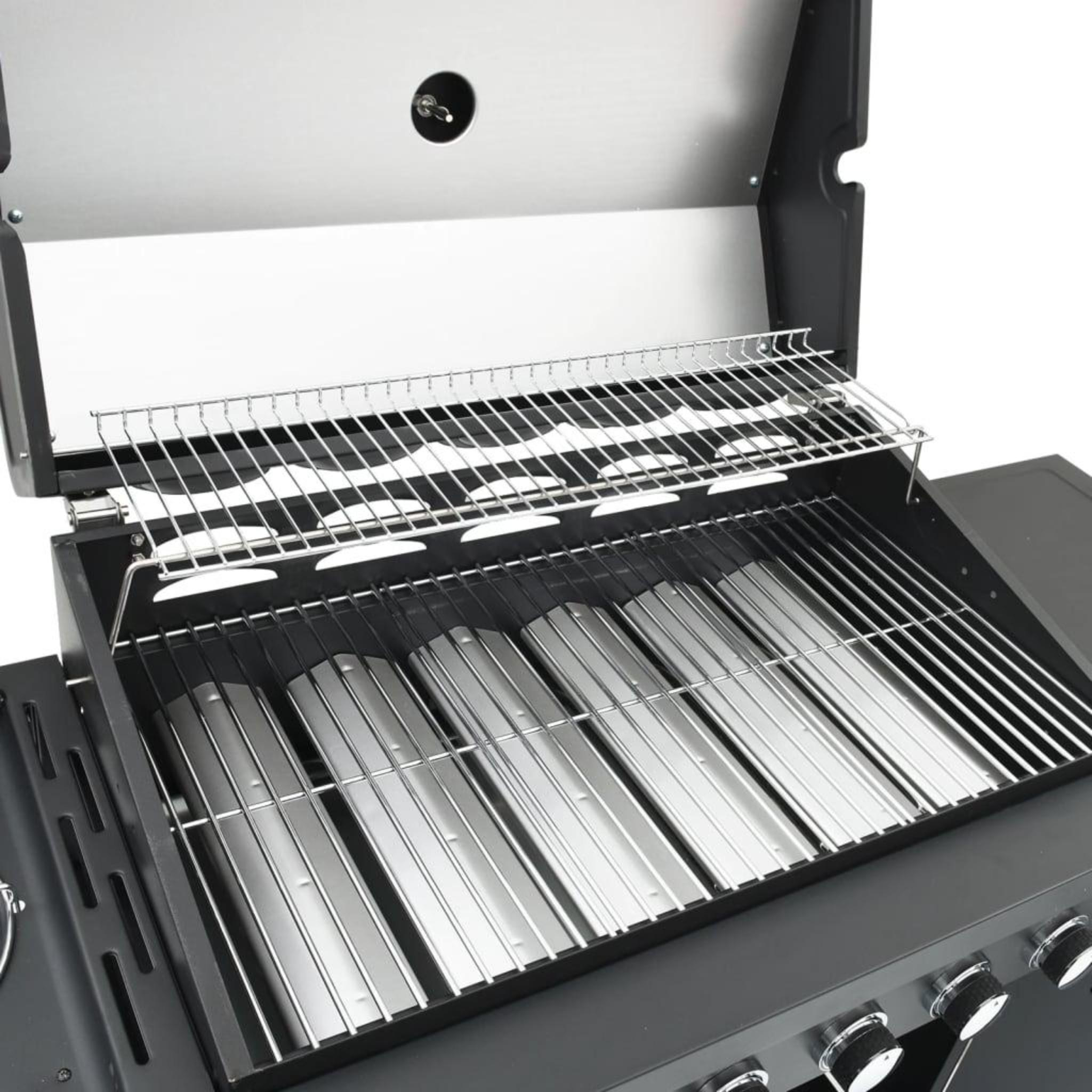 Schwarzer Grill mit offenem Deckel, zeigt Kochroste und Brenner. Edelstahl innen.
