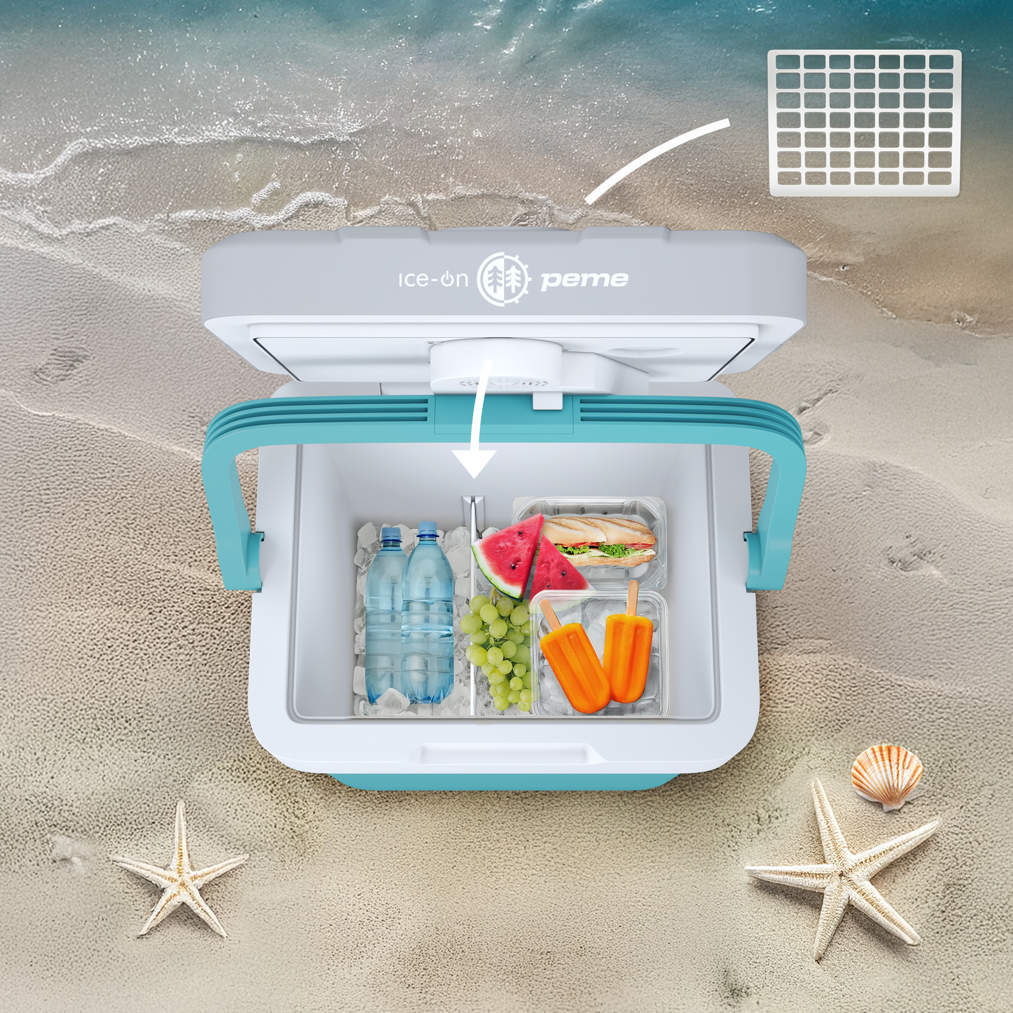 Una nevera portátil abierta en una playa con comida y bebidas. Fondo de arena con algunas estrellas.