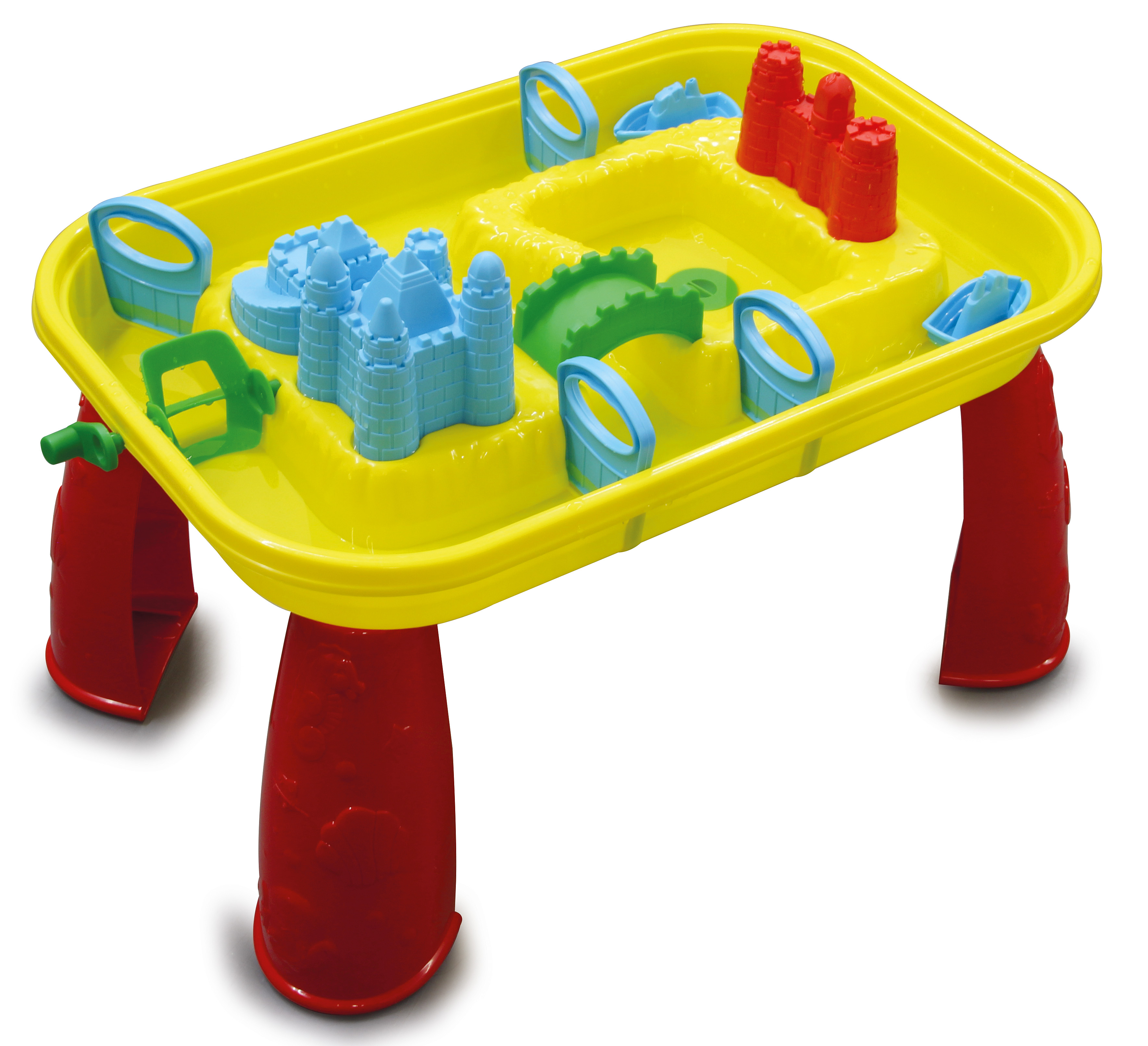 Żółty stół do piasku z niebieskimi i czerwonymi plastikowymi zamkami i akcesoriami. Tło jest białe.