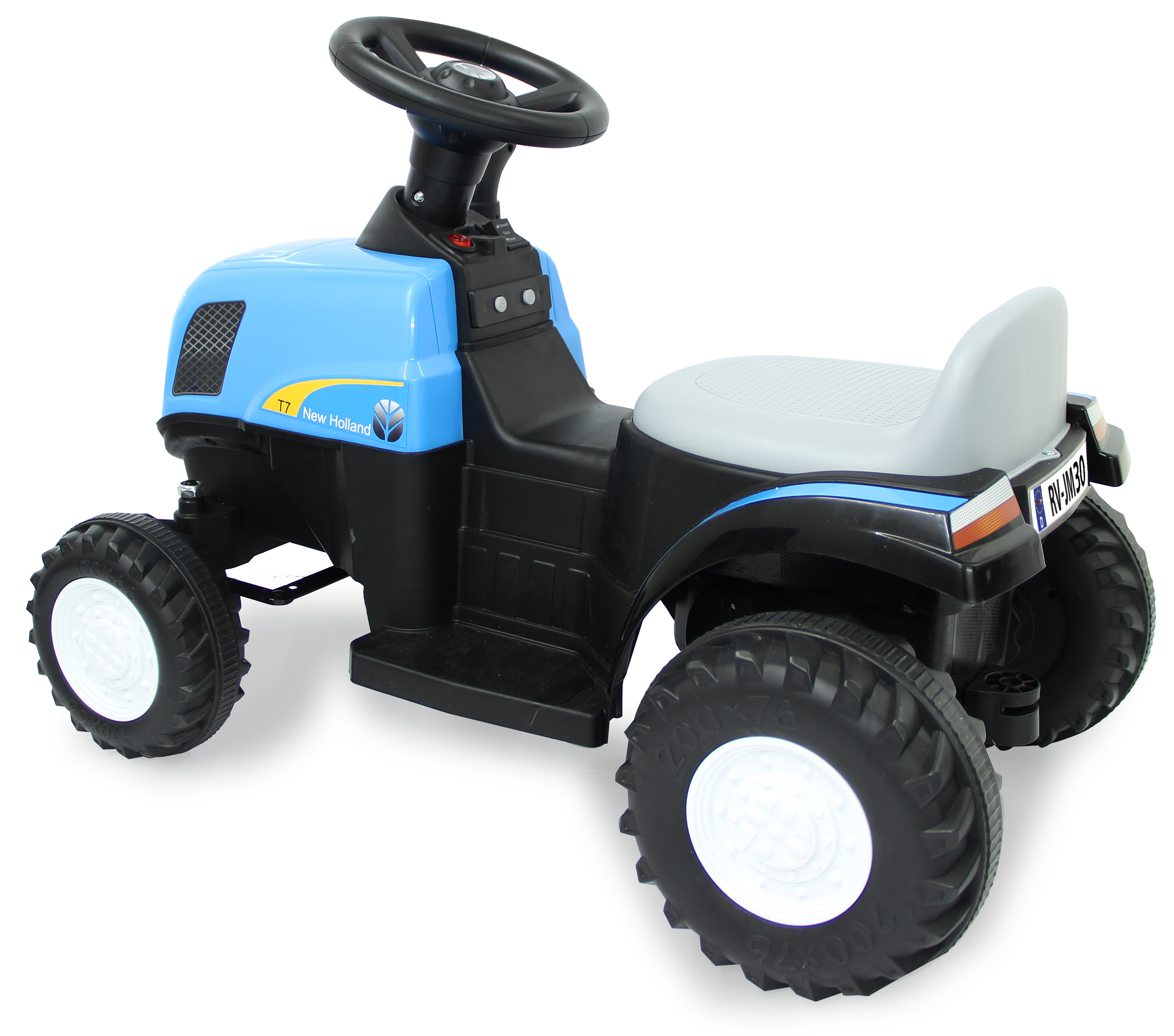 Tractor de juguete New Holland azul con asiento gris y ruedas negras. Fondo blanco.