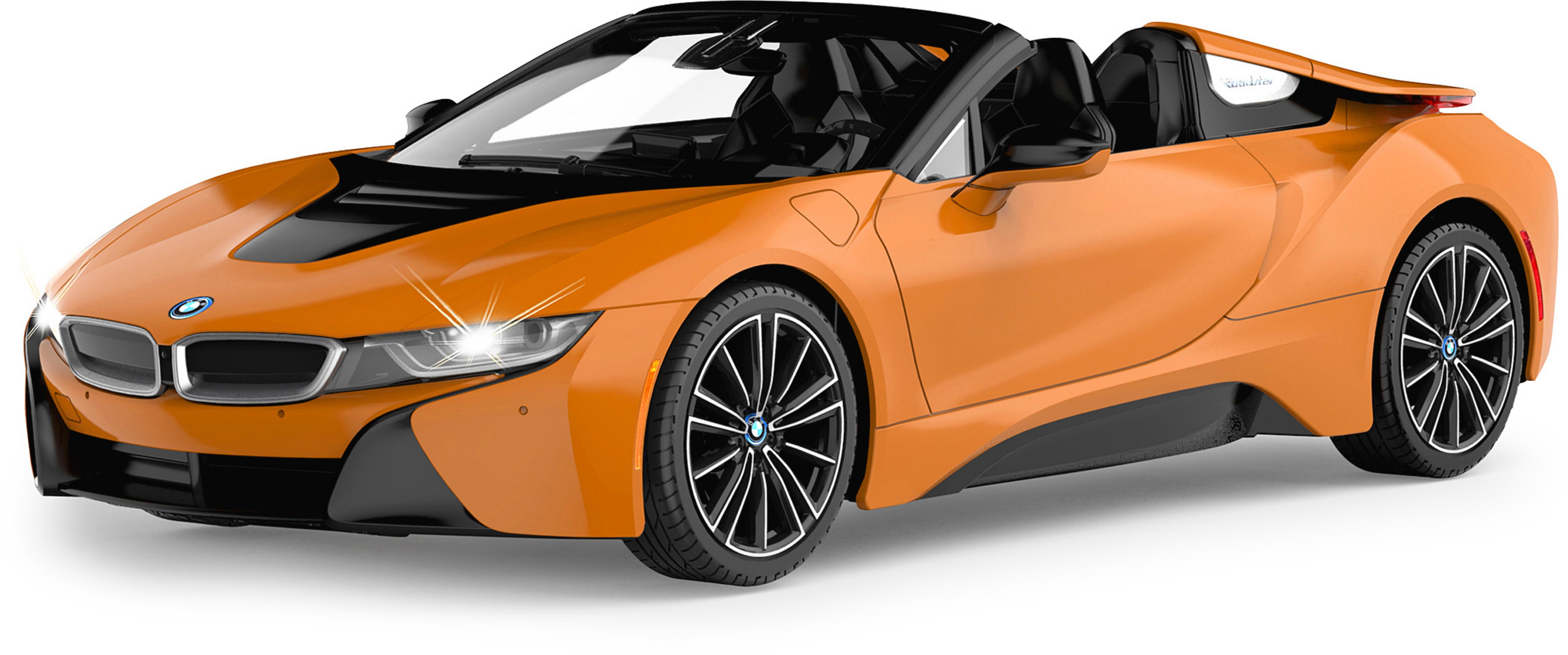 Oranger BMW i8 Roadster mit schwarzem Dach. Weißer Hintergrund.