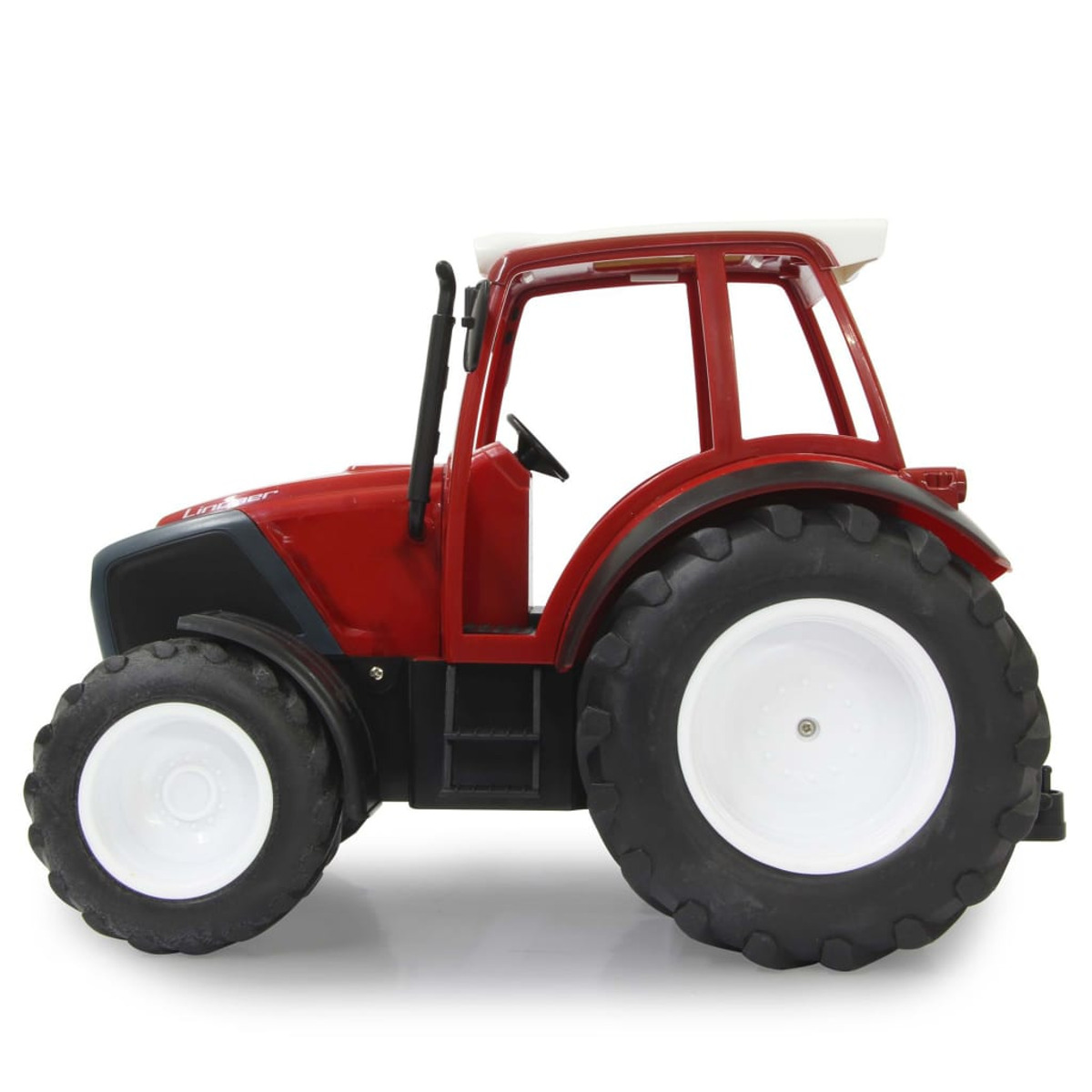 Roter Spielzeugtraktor, schwarze Reifen, weiße Räder, schwarze Details, weißer Hintergrund.