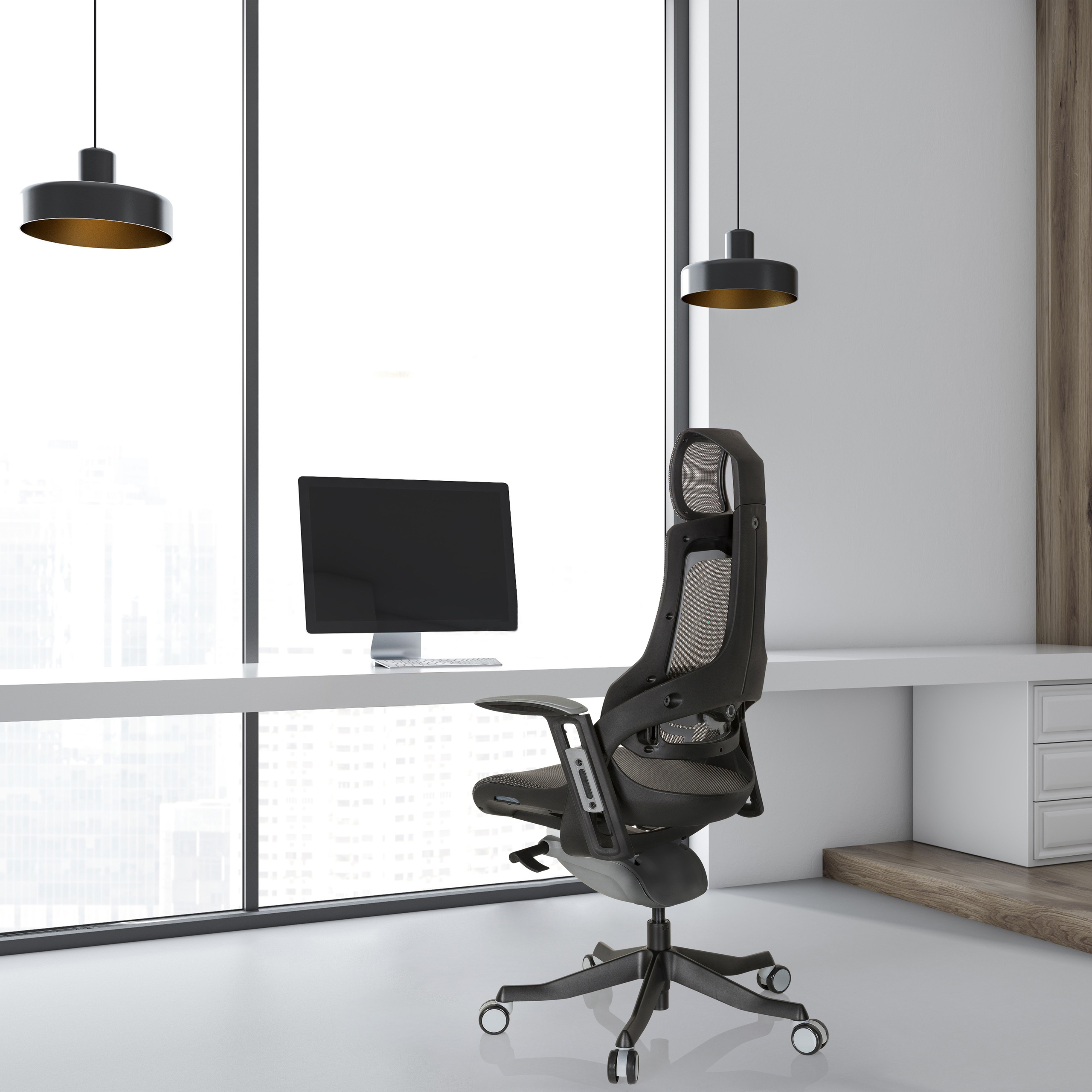 Modernes Büro mit schwarzem ergonomischen Stuhl, Schreibtisch, Computer und Hängelampen.
