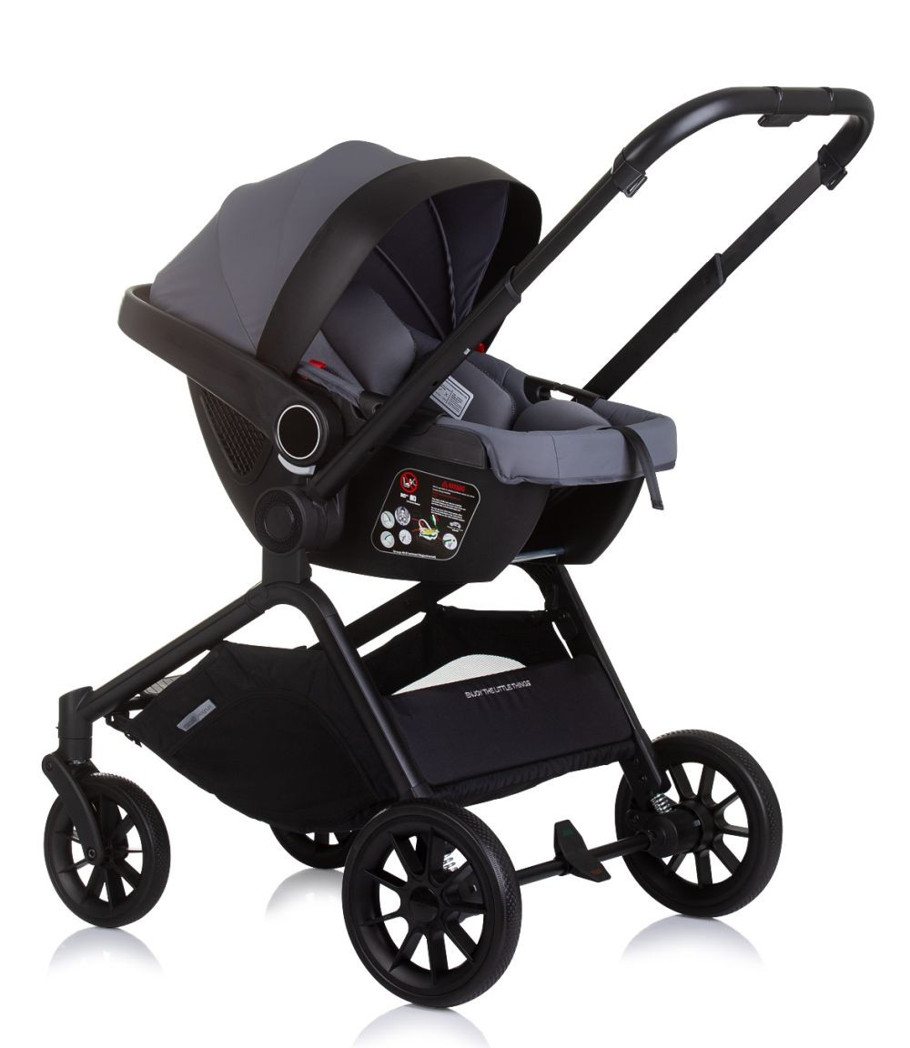 Schwarzer und grauer Kinderwagen mit dunkelgrauem Sitz und schwarzem Ablagekorb.